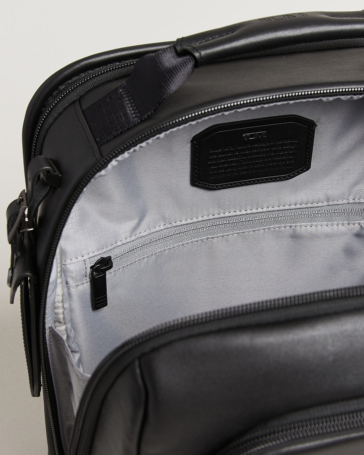 Uomini | Borse | TUMI | Alpha 4 Expandable Medium Backpack Black