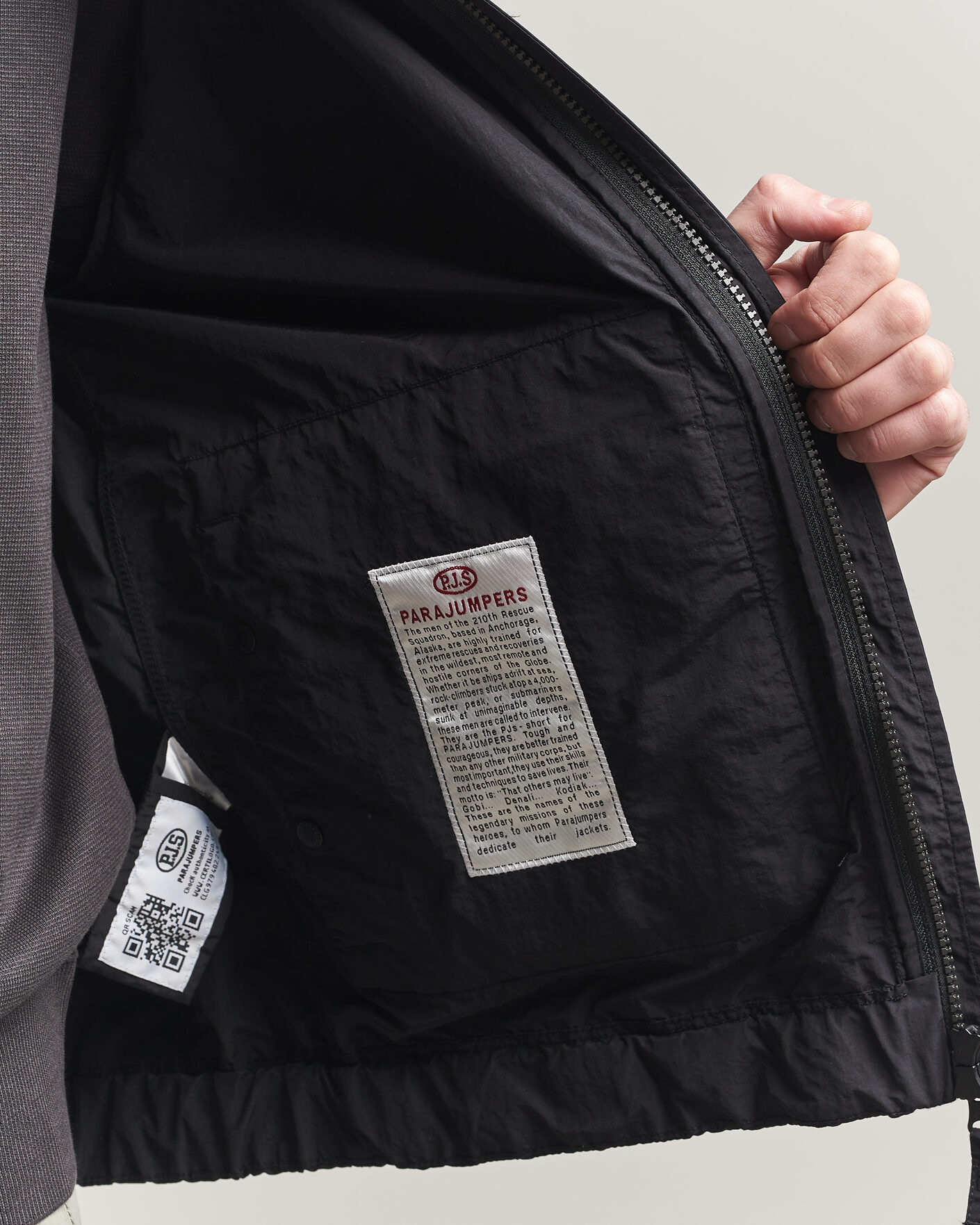 Uomini | Giacche | Parajumpers | Rube Smash Peached Nylon Hooded Jacket Black