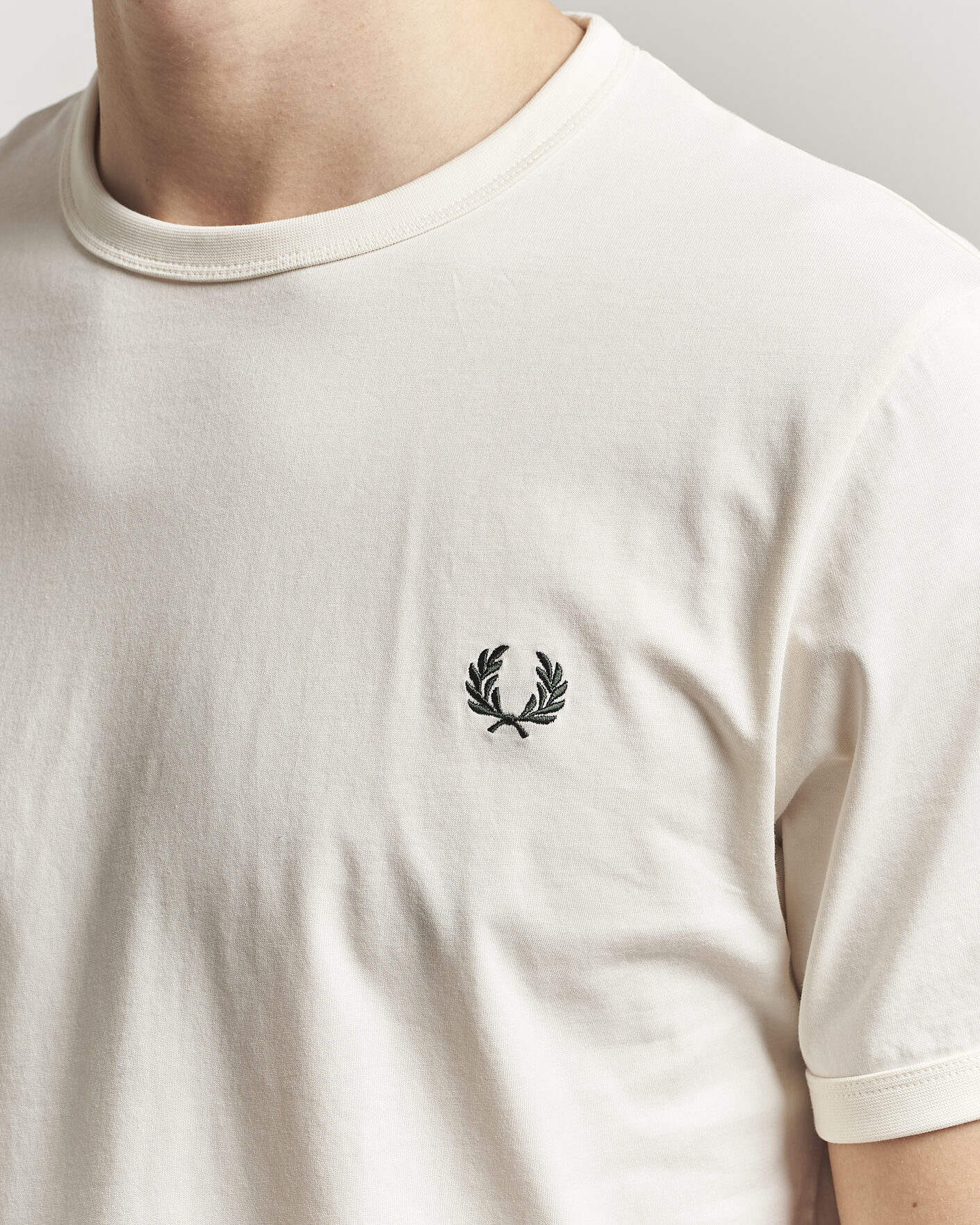 Uomini | T-shirt | Fred Perry | Ringer T-Shirt Ecru