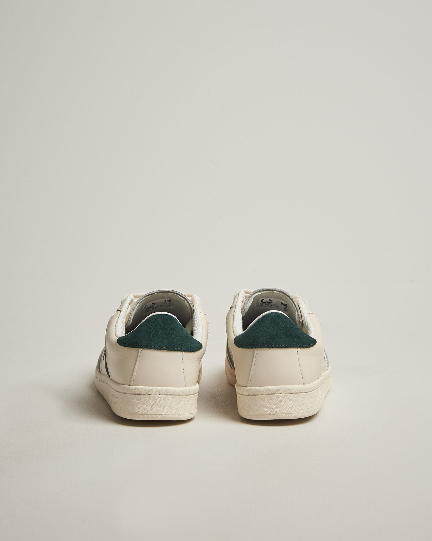 Uomini | Sneakers | Fred Perry | B725 Leather/Suede Sneaker Ecru
