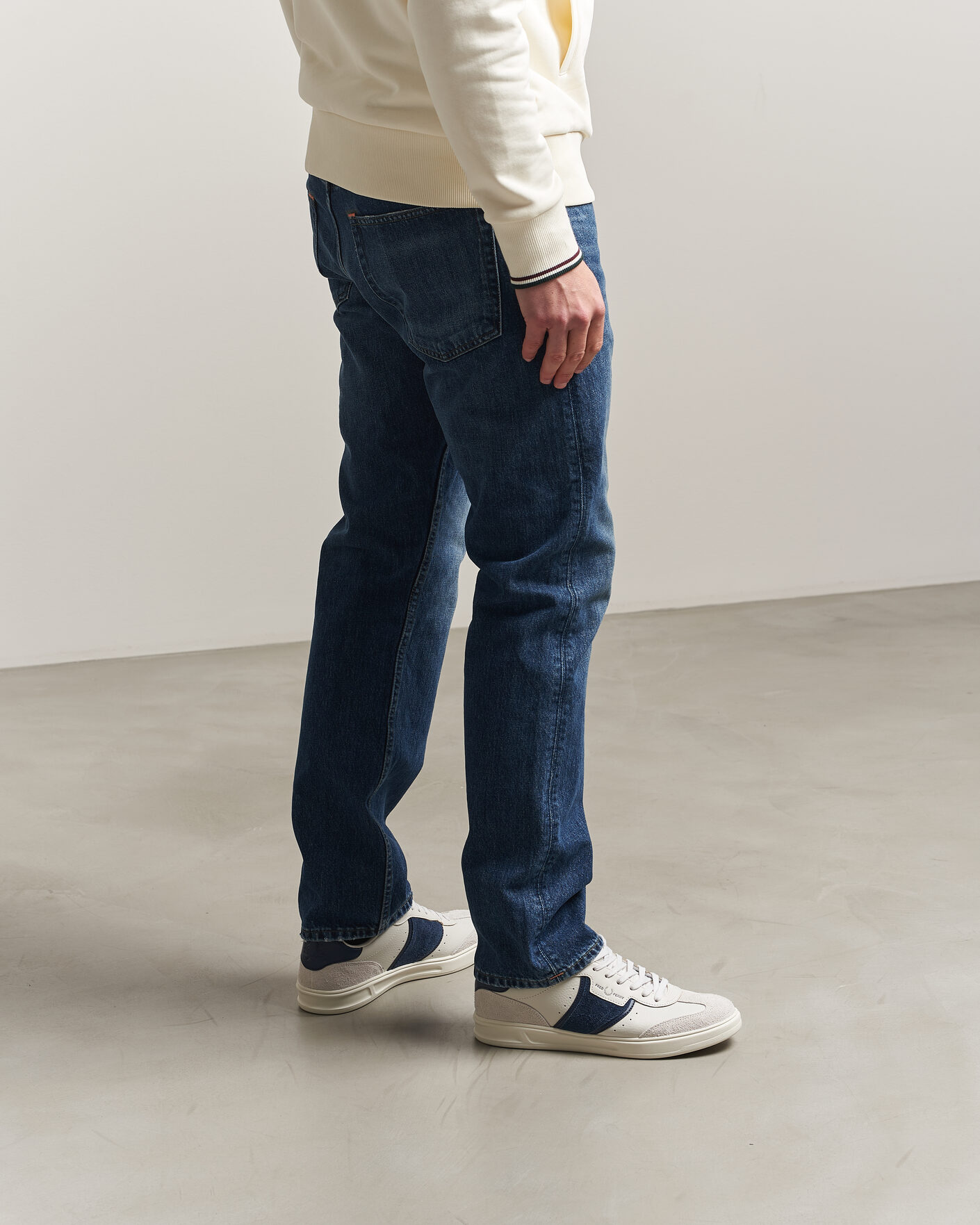 Uomini | Sneakers | Fred Perry | B4 Leather/Suede Sneaker Porcelain/Navy