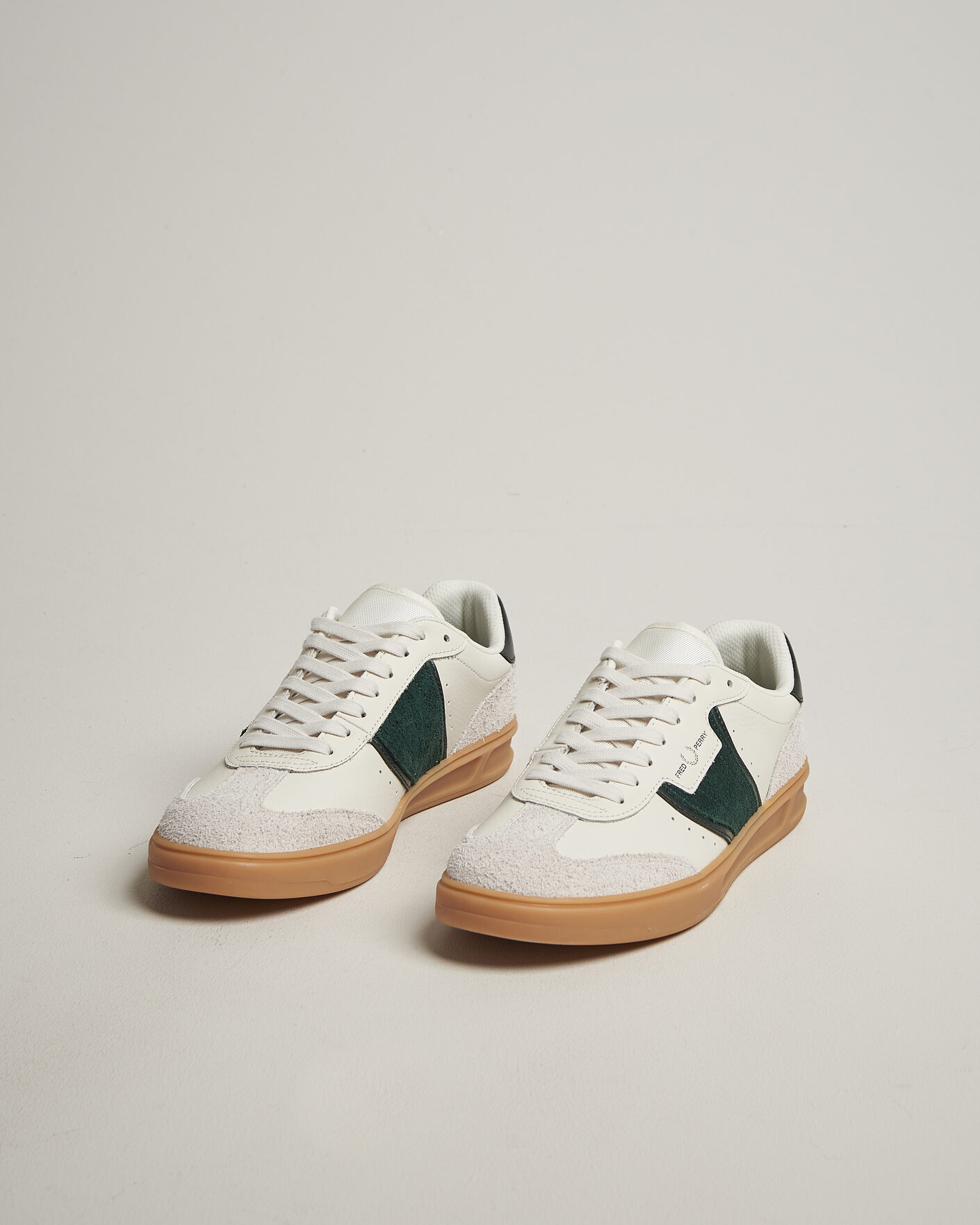 Uomini | Sneakers | Fred Perry | B4 Leather/Suede Sneaker Light Ecru/Green