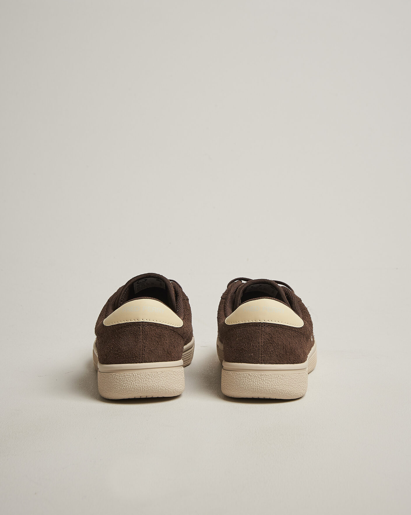 Uomini | Sneakers | Fred Perry | Tennis Suede Sneaker Burnt Tobacco