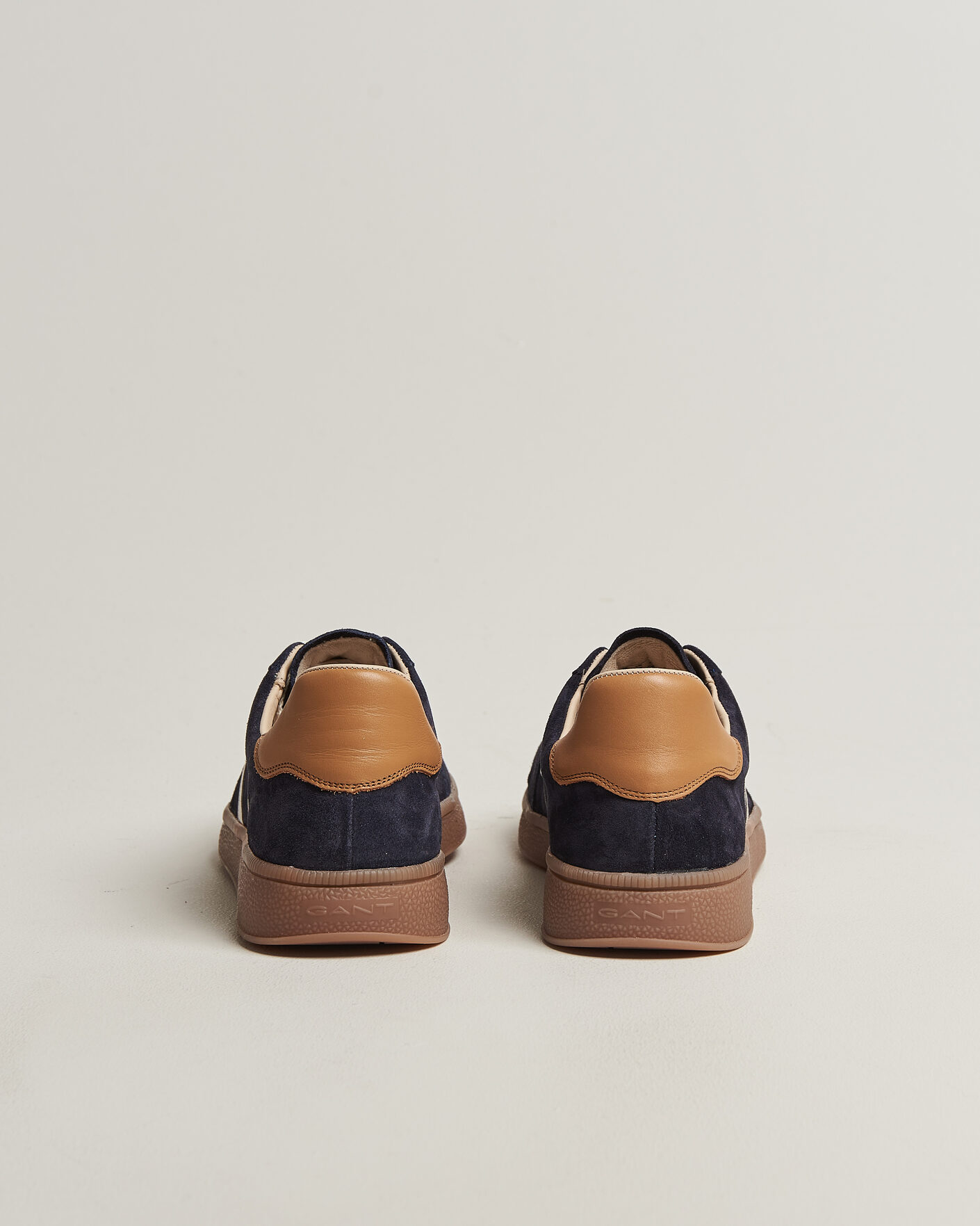Uomini | Sneakers | GANT | Cuzmo Suede Sneaker Marine/White