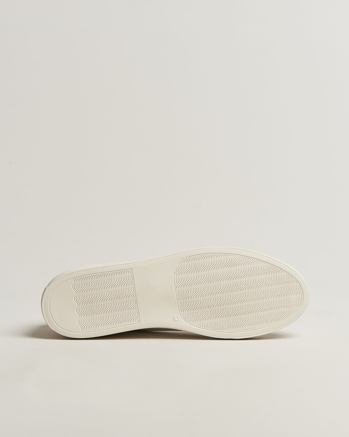 Uomini | Sneakers | Common Projects | Original Achilles Grained Leather Sneaker Off White