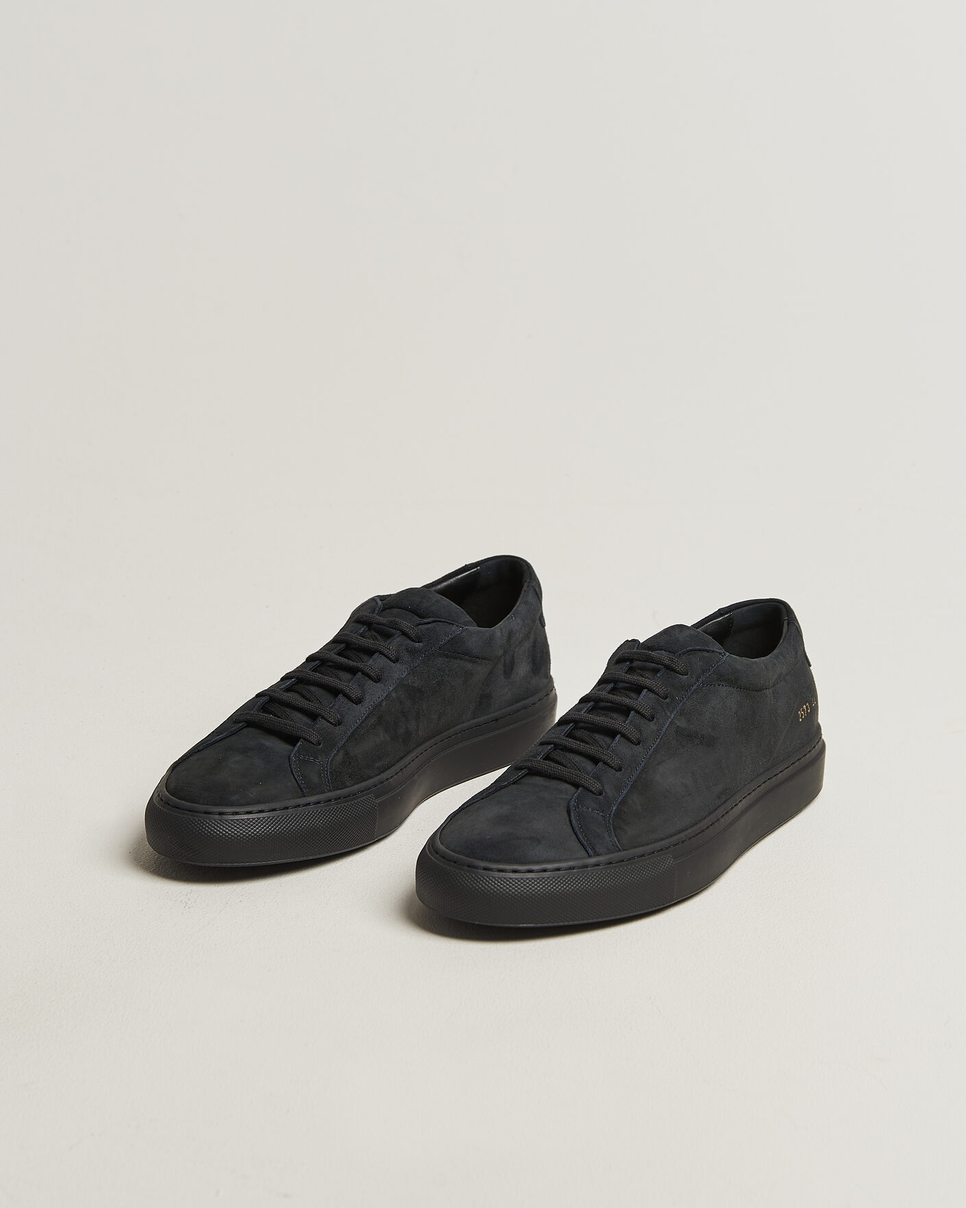 Uomini | Sneakers | Common Projects | Original Achilles Suede Sneaker Off Black