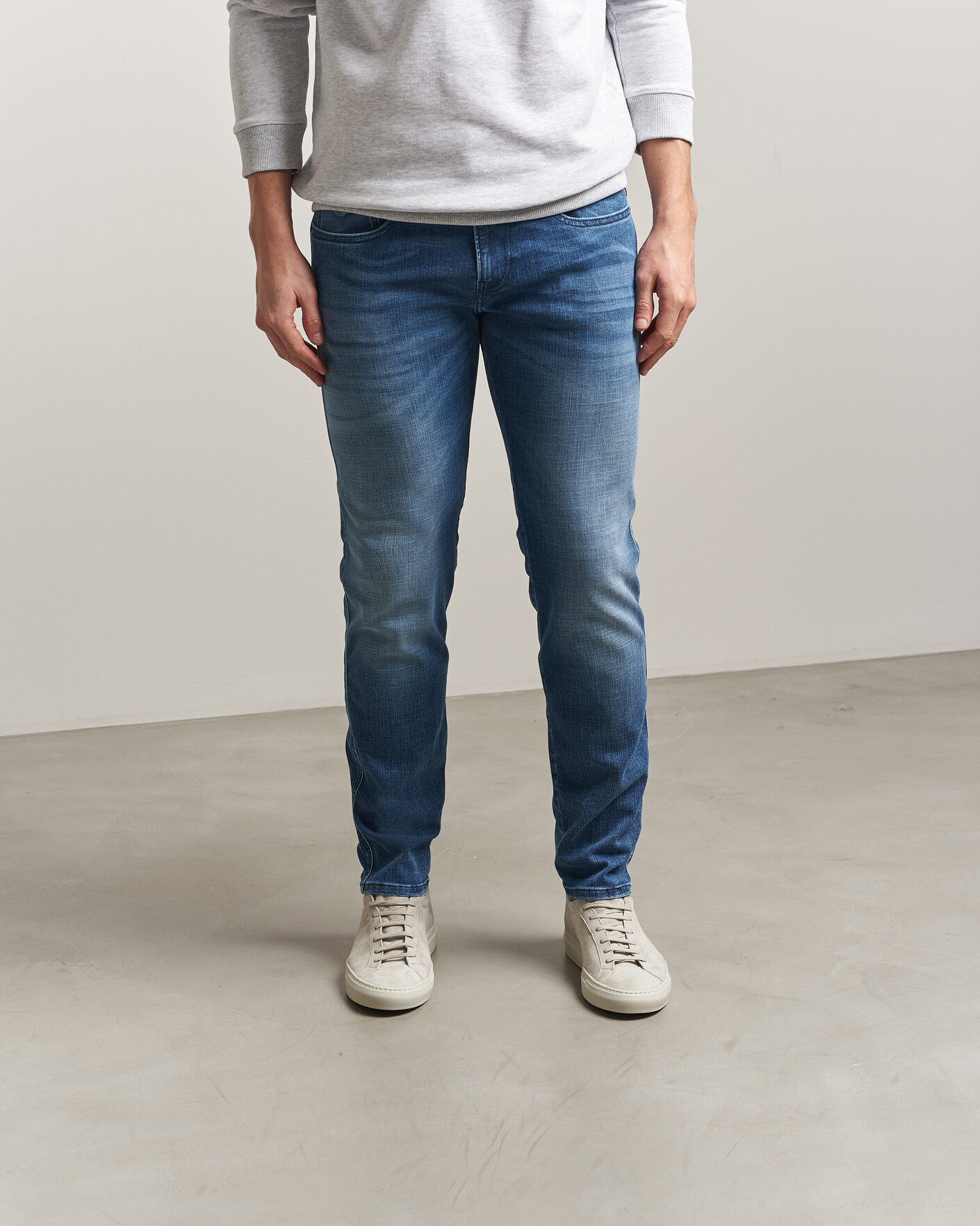 Uomini | Sneakers | Common Projects | Original Achilles Suede Sneaker Light Grey