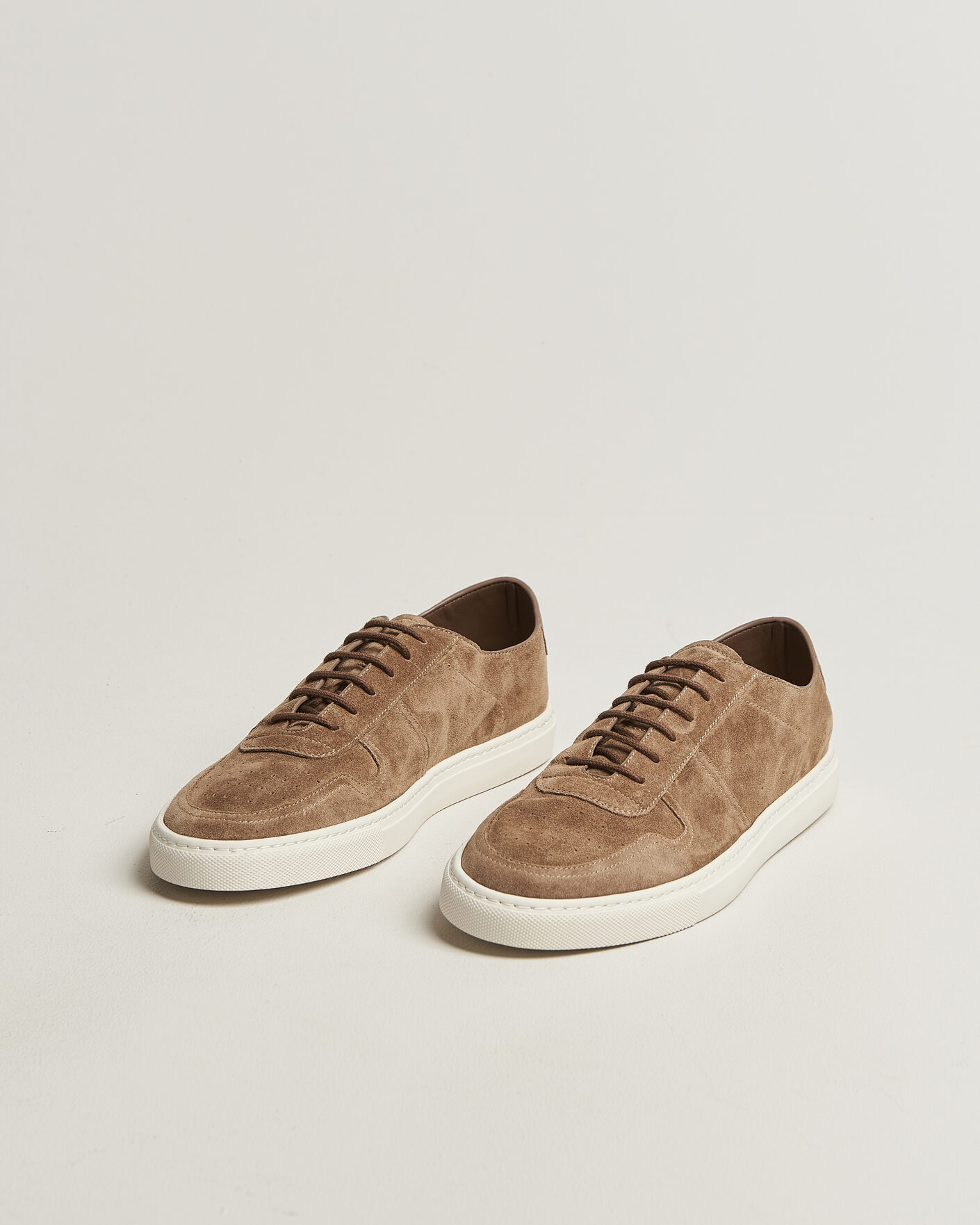 Uomini | Sneakers | Common Projects | BBall Slim Deconstructed Suede Sneaker Taupe