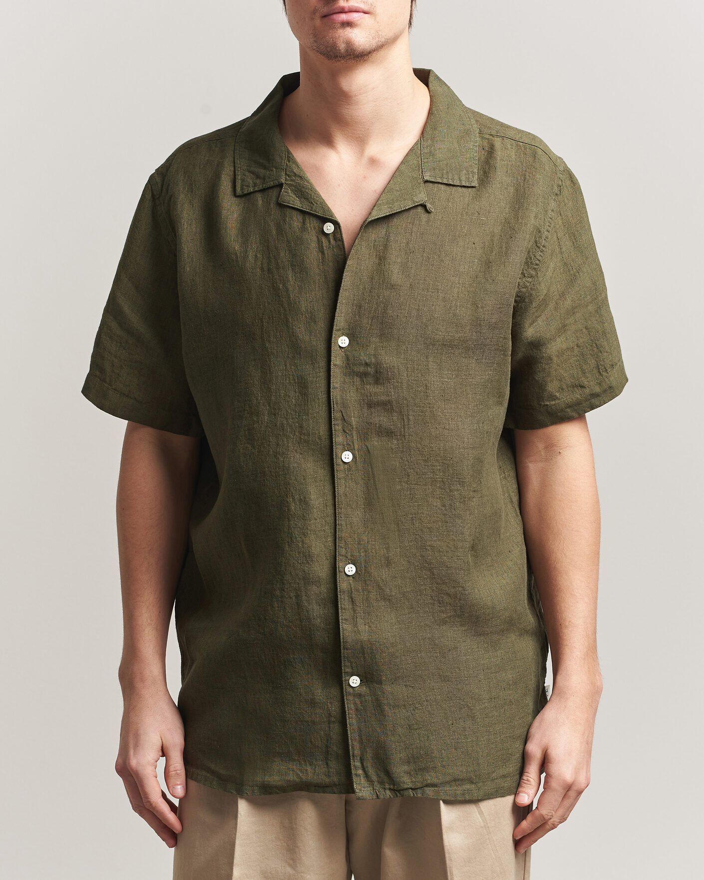 Uomini | Camicie | KnowledgeCotton Apparel | Short Sleeve Linen Resort Shirt Burnt Olive