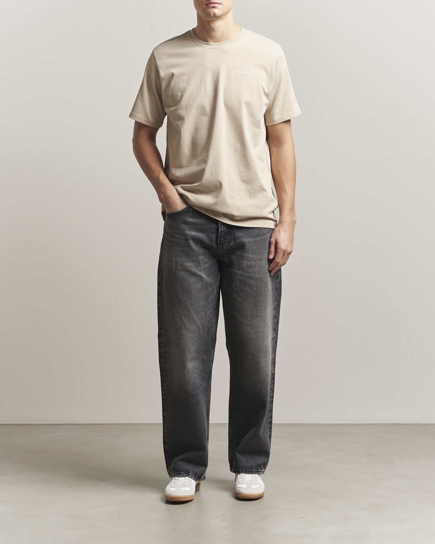 Uomini | T-shirt | KnowledgeCotton Apparel | Back Print T-Shirt Light Feather Grey