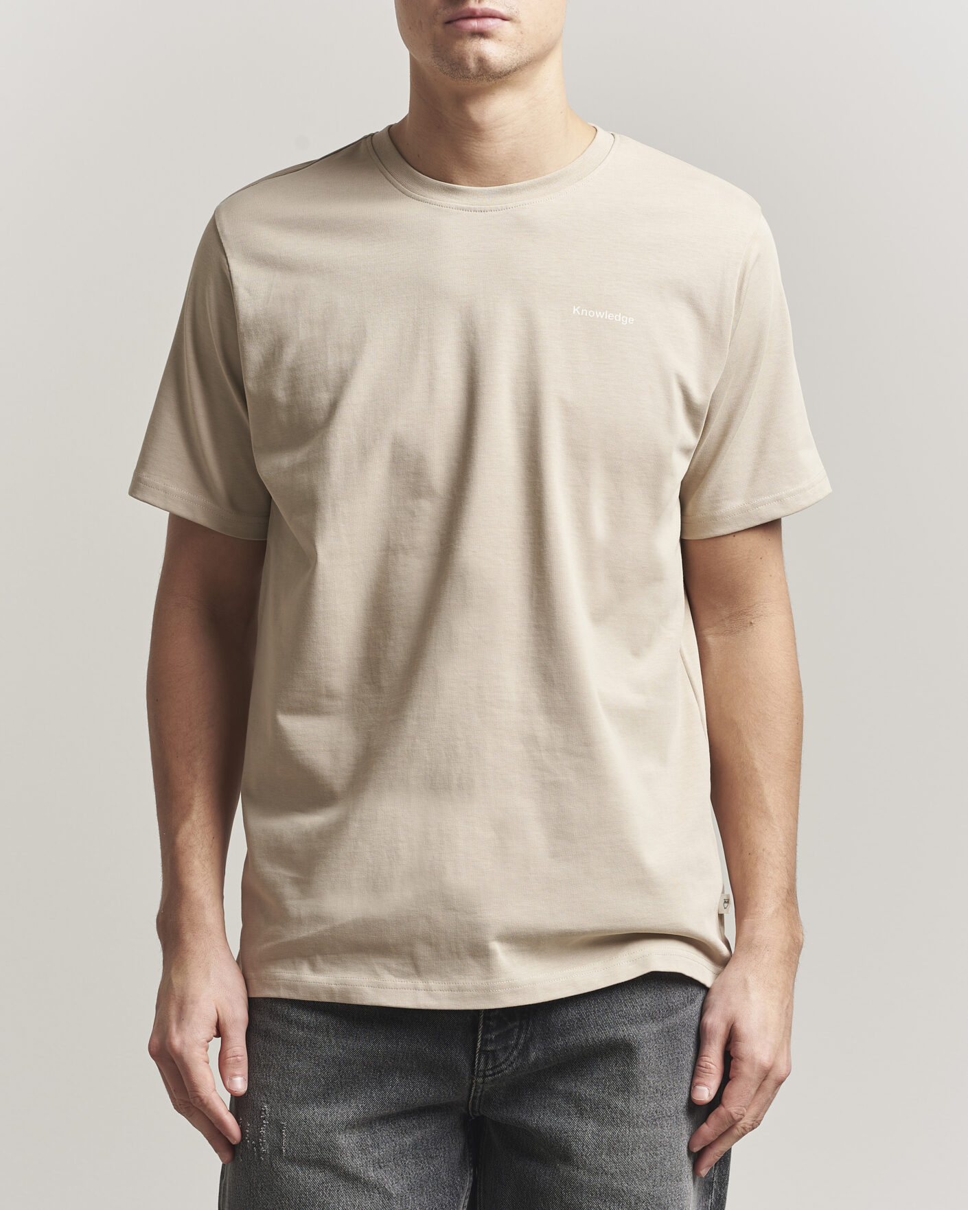 Uomini | T-shirt | KnowledgeCotton Apparel | Back Print T-Shirt Light Feather Grey