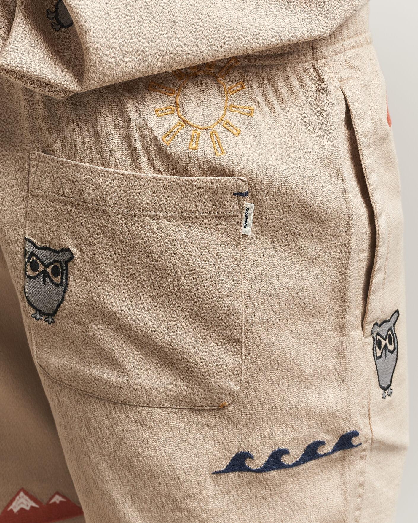 Uomini | Pantaloncini | KnowledgeCotton Apparel | Loose Embroidery Shorts Light Feather Grey