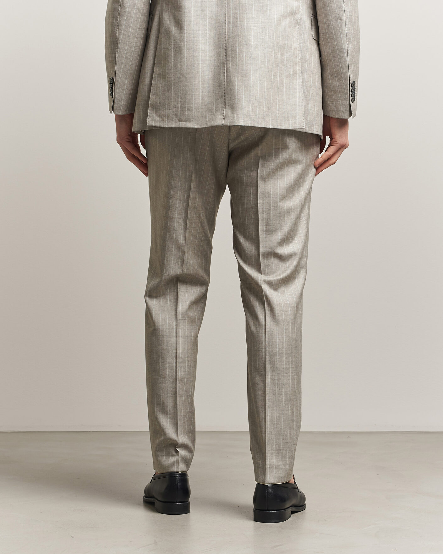 Uomini | Pantaloni | Oscar Jacobson | Delon Striped Wool Trousers Beige