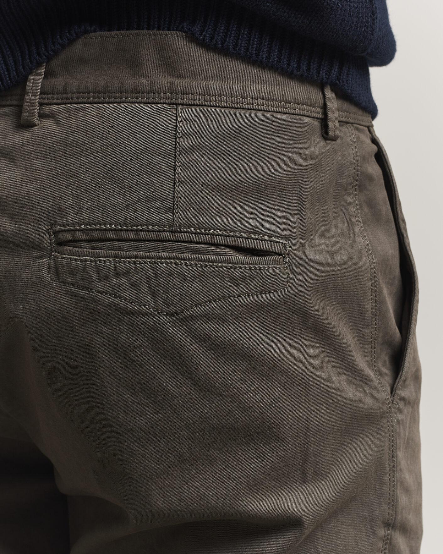 Uomini | Pantaloni | Oscar Jacobson | Danik Cotton Trousers Olive