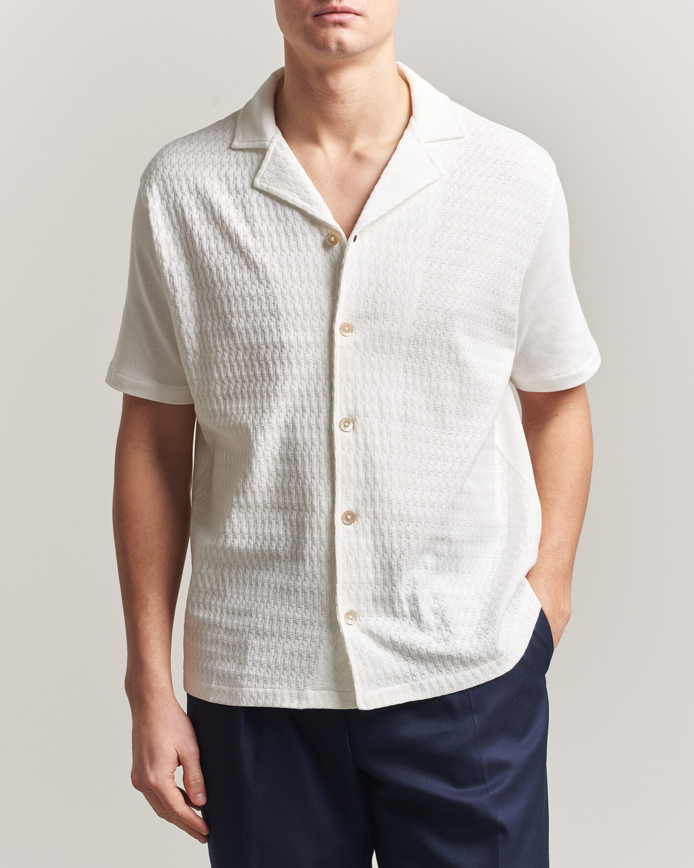 Uomini | Camicie | Oscar Jacobson | Kirk Knitted Short Sleeve Shirt Snow White