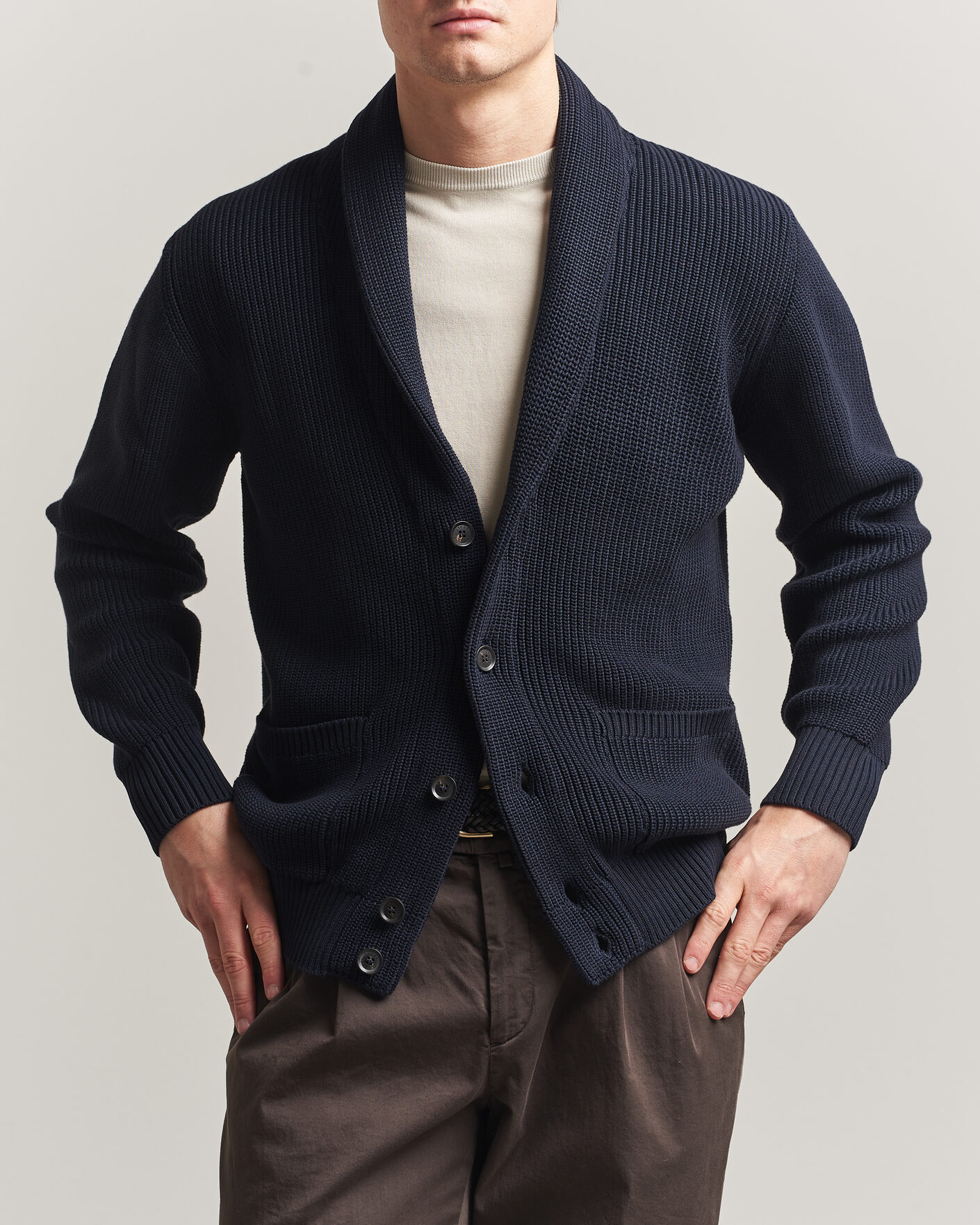 Uomini | Maglieria | Oscar Jacobson | Roland Knitted Cotton Cardigan Navy