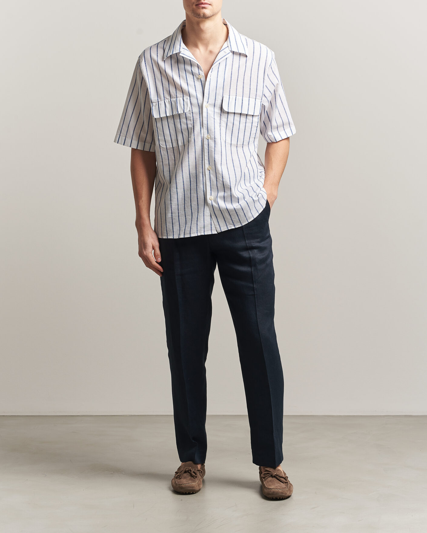 Uomini | Camicie | Oscar Jacobson | Striped Short Sleeve Linen Shirt Navy/White
