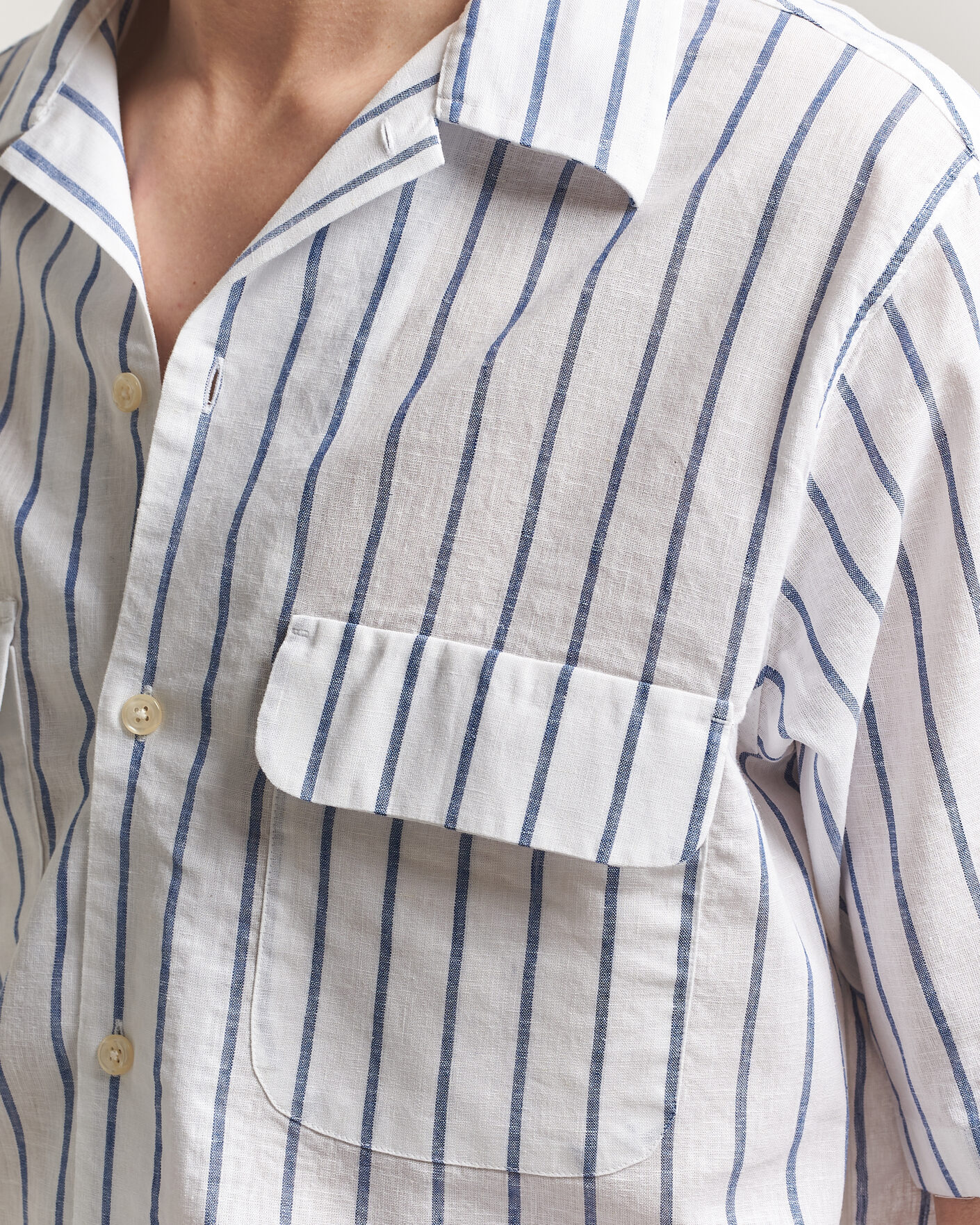 Uomini | Camicie | Oscar Jacobson | Striped Short Sleeve Linen Shirt Navy/White