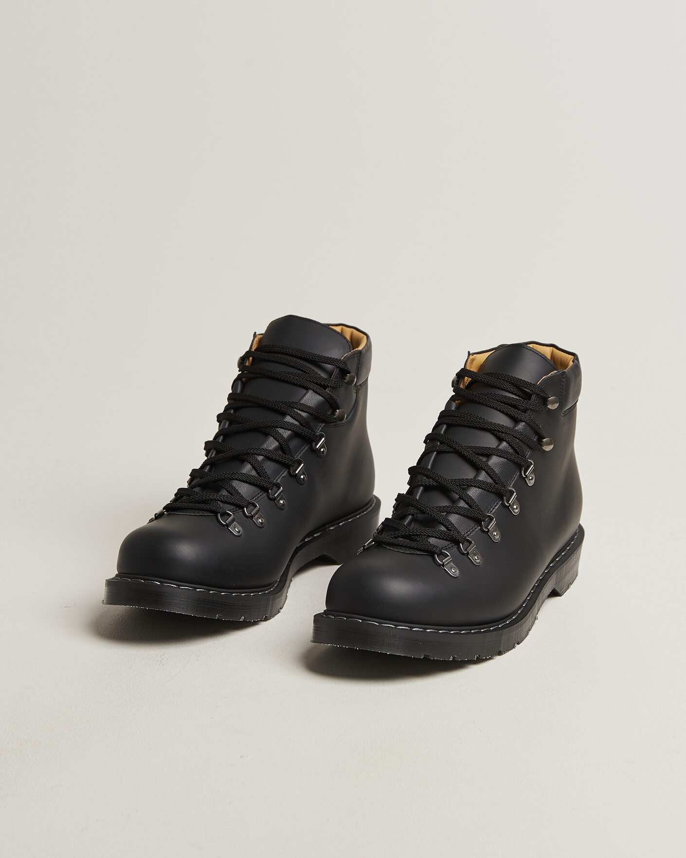 Uomini | Stivali | Solovair | Urban Hiker Boot Black Waxy