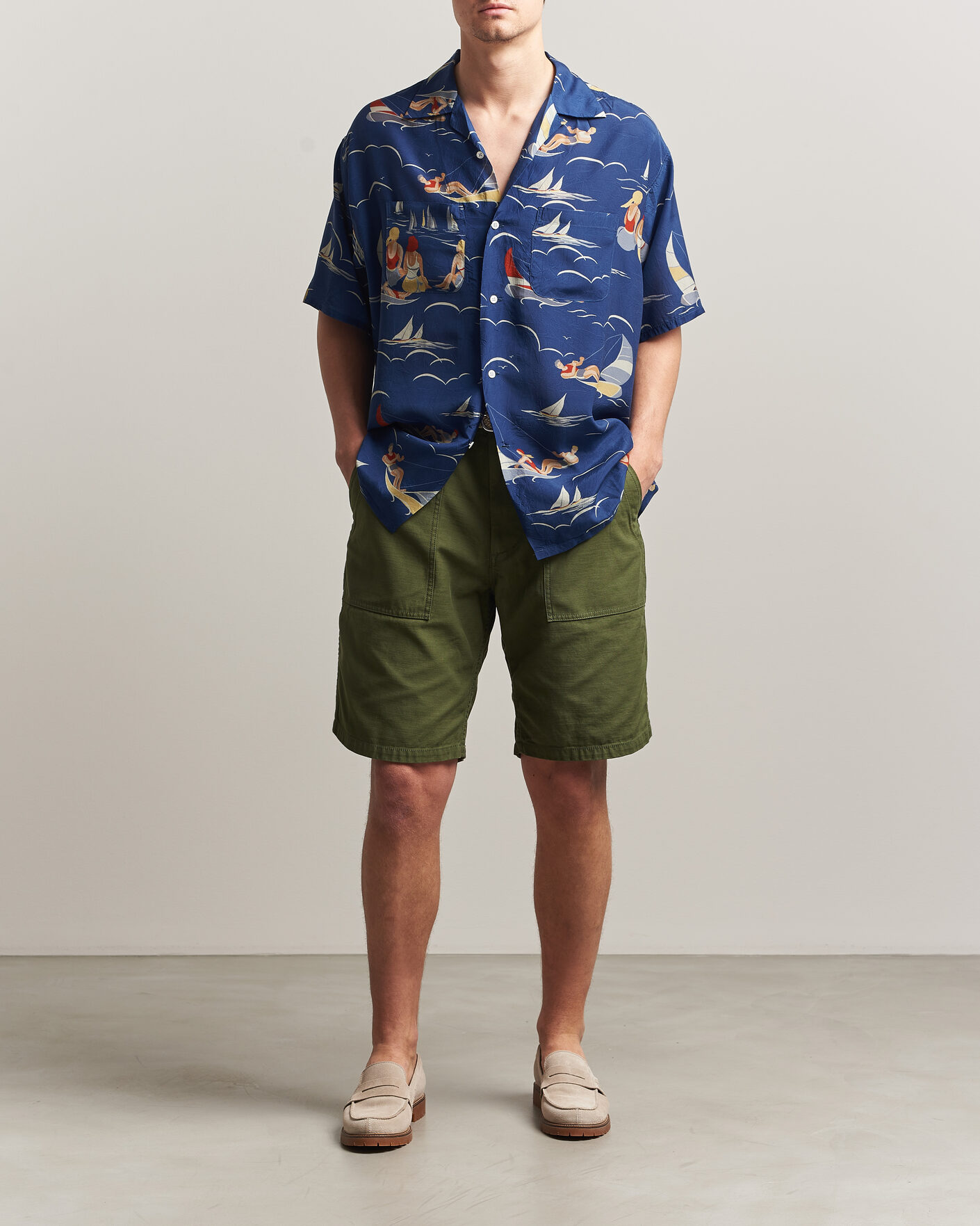 Uomini | Pantaloncini | BEAMS PLUS | MIL Utility Sateen Shorts Olive