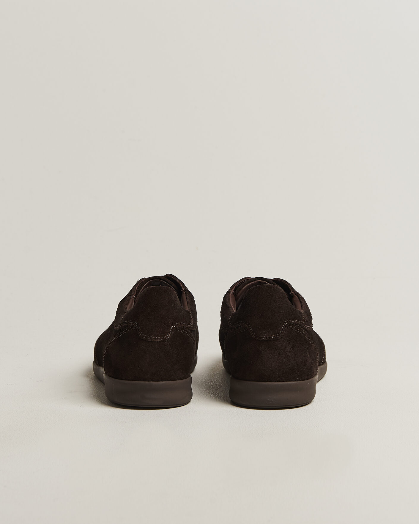Uomini | Sneakers | Loake Shoemakers | Mayfair Suede Dress Sneaker Dark Brown