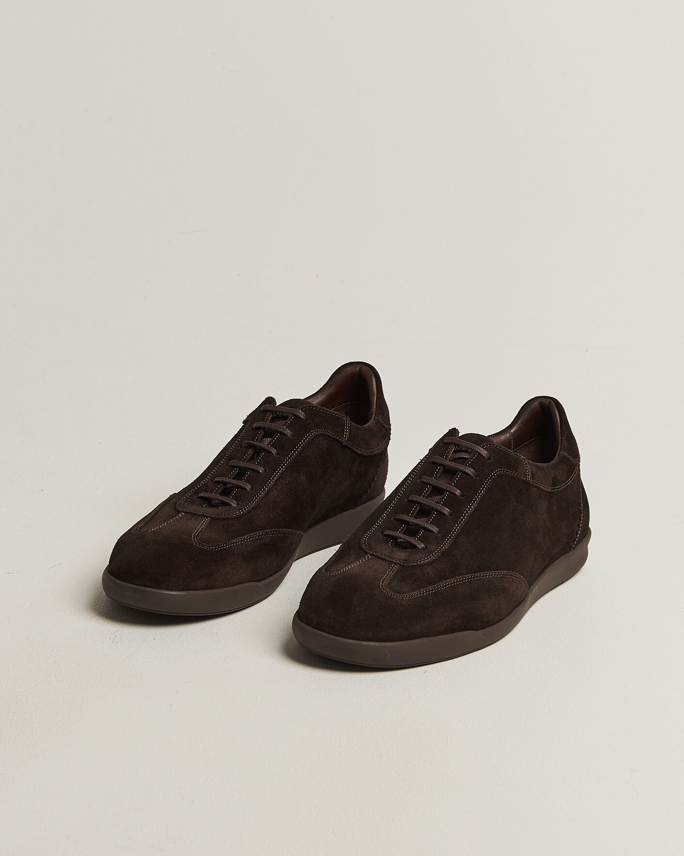 Uomini | Sneakers | Loake Shoemakers | Mayfair Suede Dress Sneaker Dark Brown