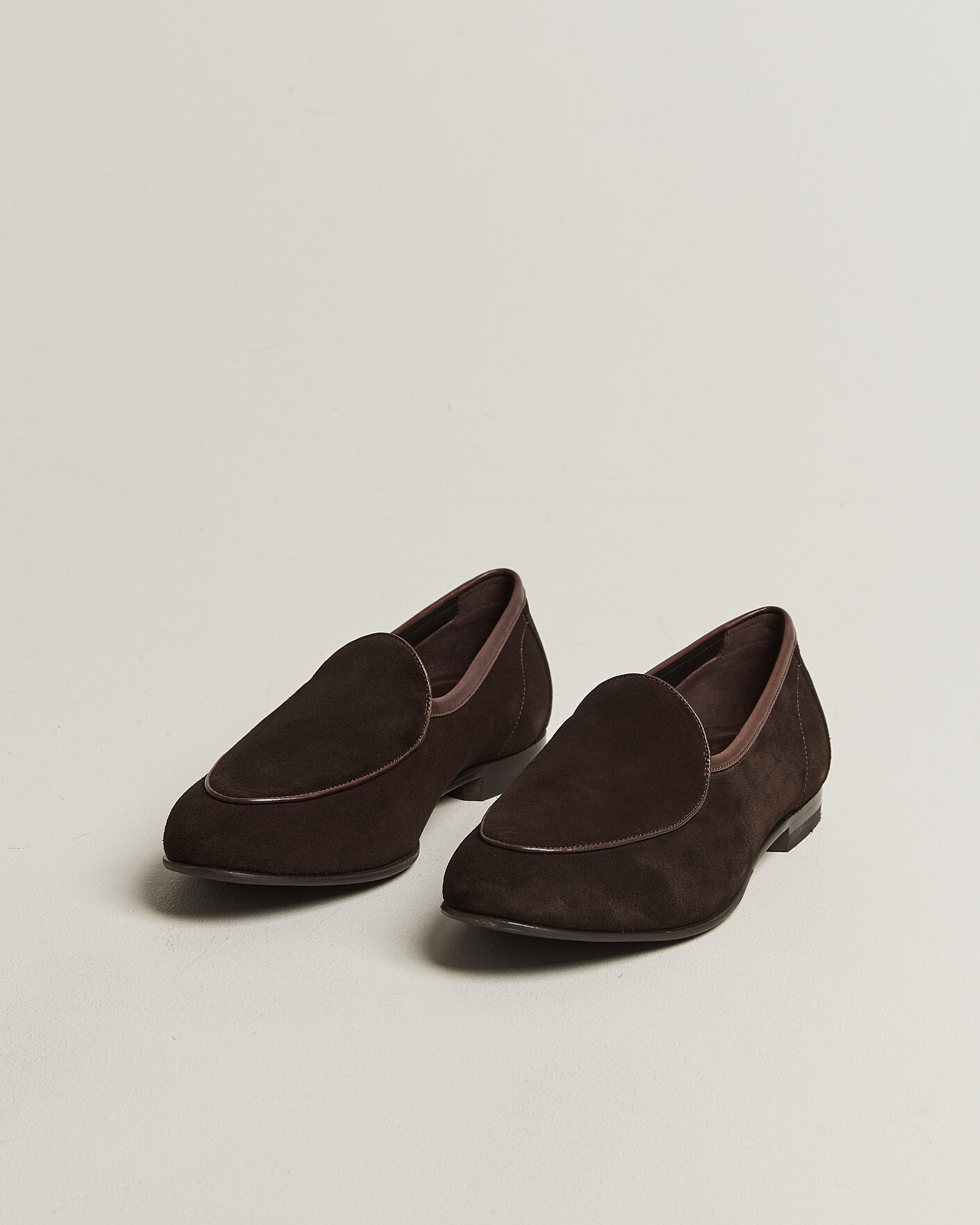 Uomini | Mocassini | Loake 1880 | Belgrave Suede Belgian Loafer Dark Brown