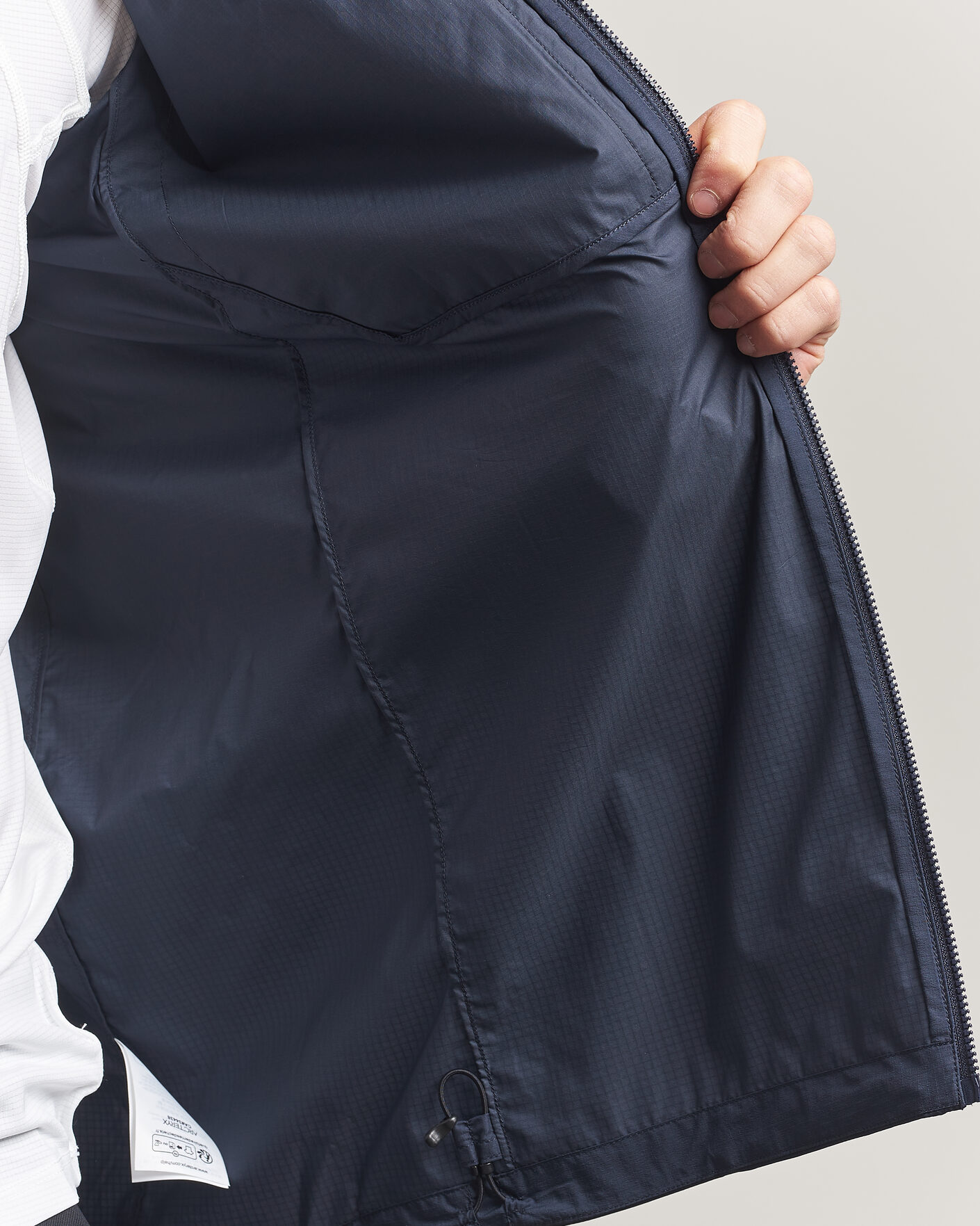 Uomini | Giacche | Arc'teryx | Squamish Lightweight Hooded Jacket Black Sapphire