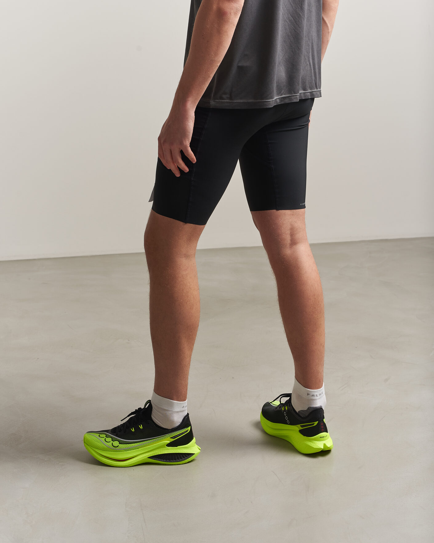 Uomini | Scarpe da corsa | Saucony | Endorphin Pro 5 Black/Shock
