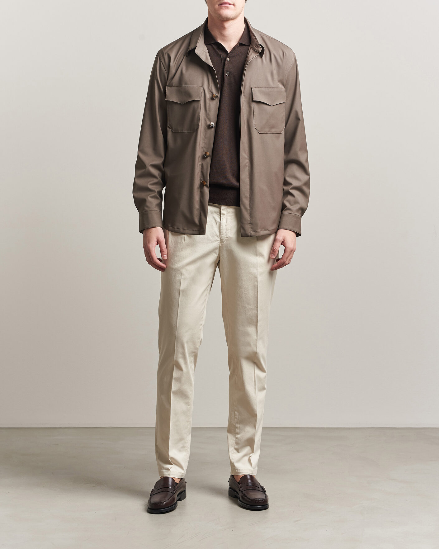 Uomini | Pantaloni | Briglia 1949 | Easy Fit Pleated Cotton Stretch Chino Cream