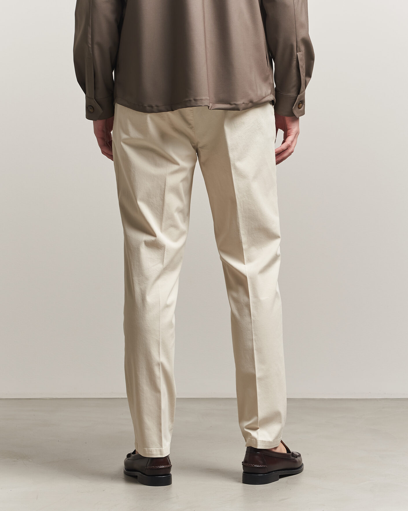 Uomini | Pantaloni | Briglia 1949 | Easy Fit Pleated Cotton Stretch Chino Cream