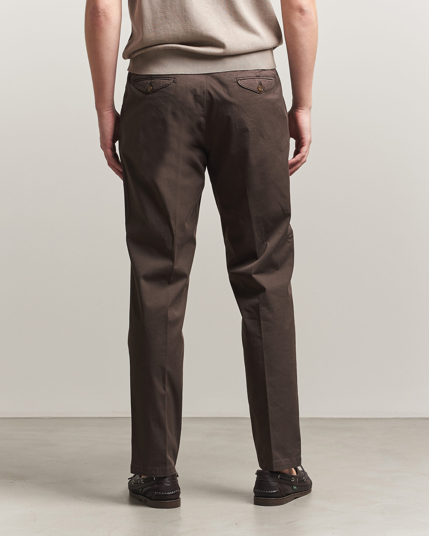 Uomini | Pantaloni | Briglia 1949 | Easy Fit Pleated Cotton Stretch Chino Brown