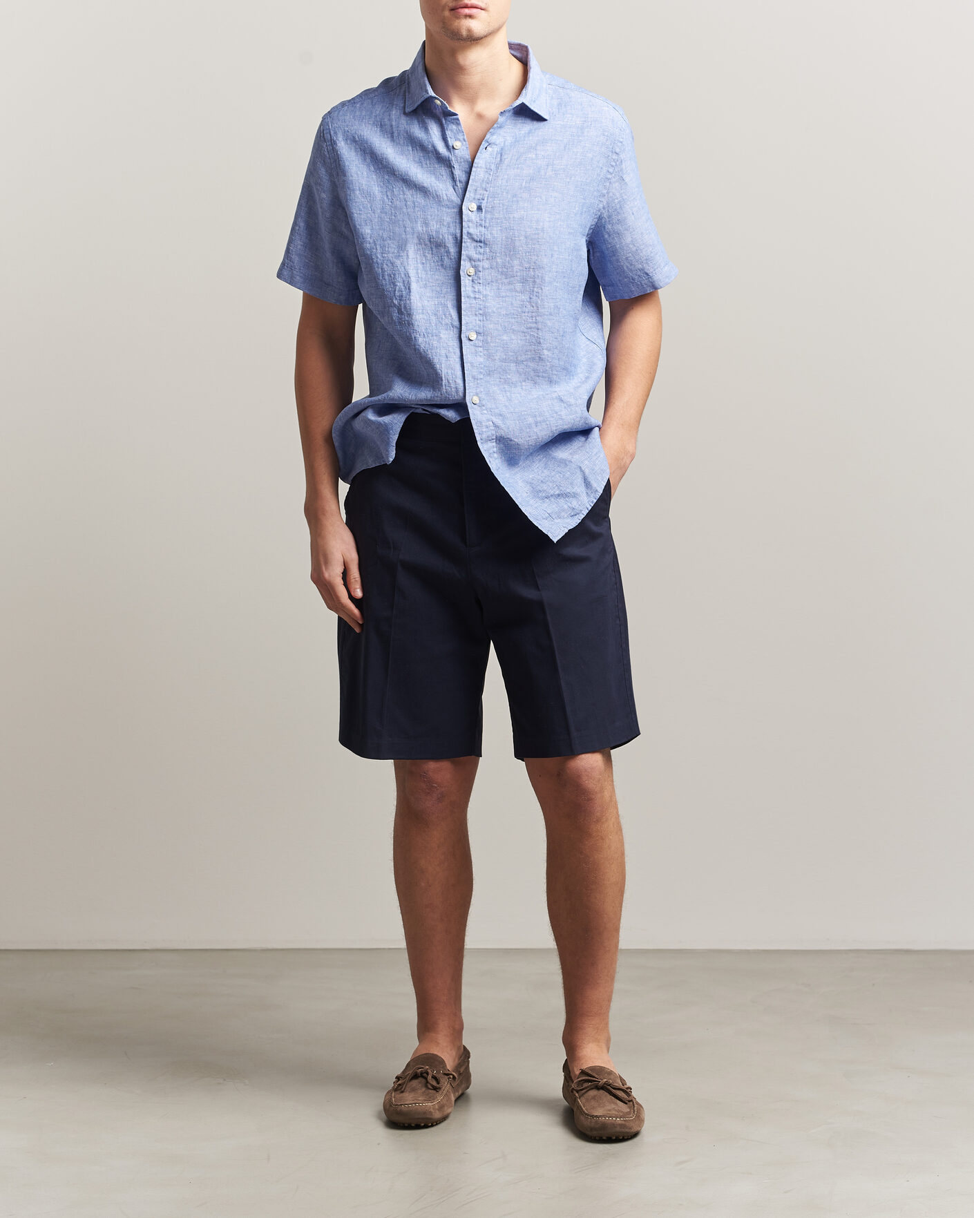 Uomini | Camicie | Charles Tyrwhitt | Pure Linen Short Sleeve Slim Fit Shirt Cornflower Blue