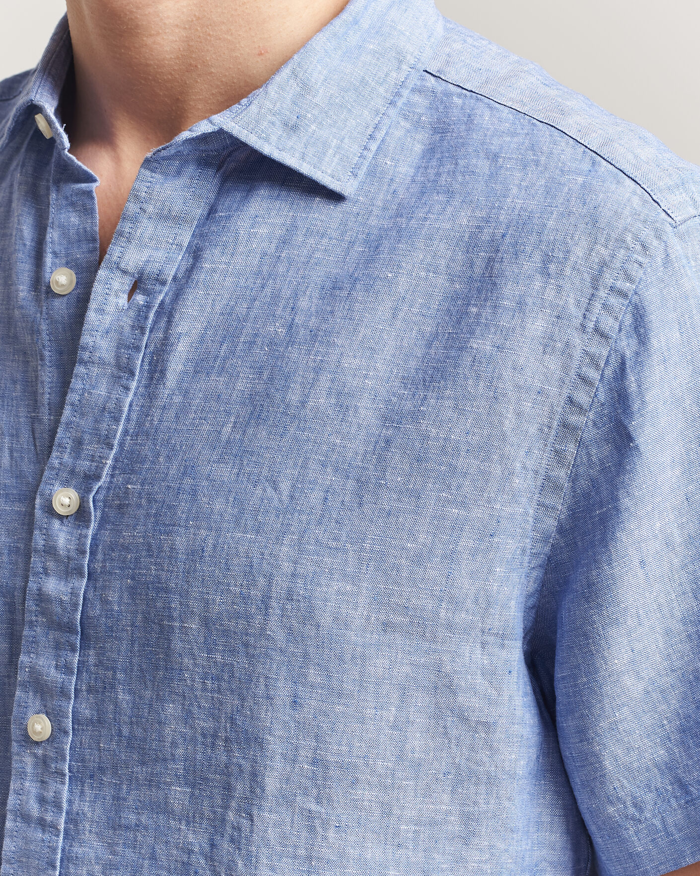 Uomini | Camicie | Charles Tyrwhitt | Pure Linen Short Sleeve Slim Fit Shirt Cornflower Blue