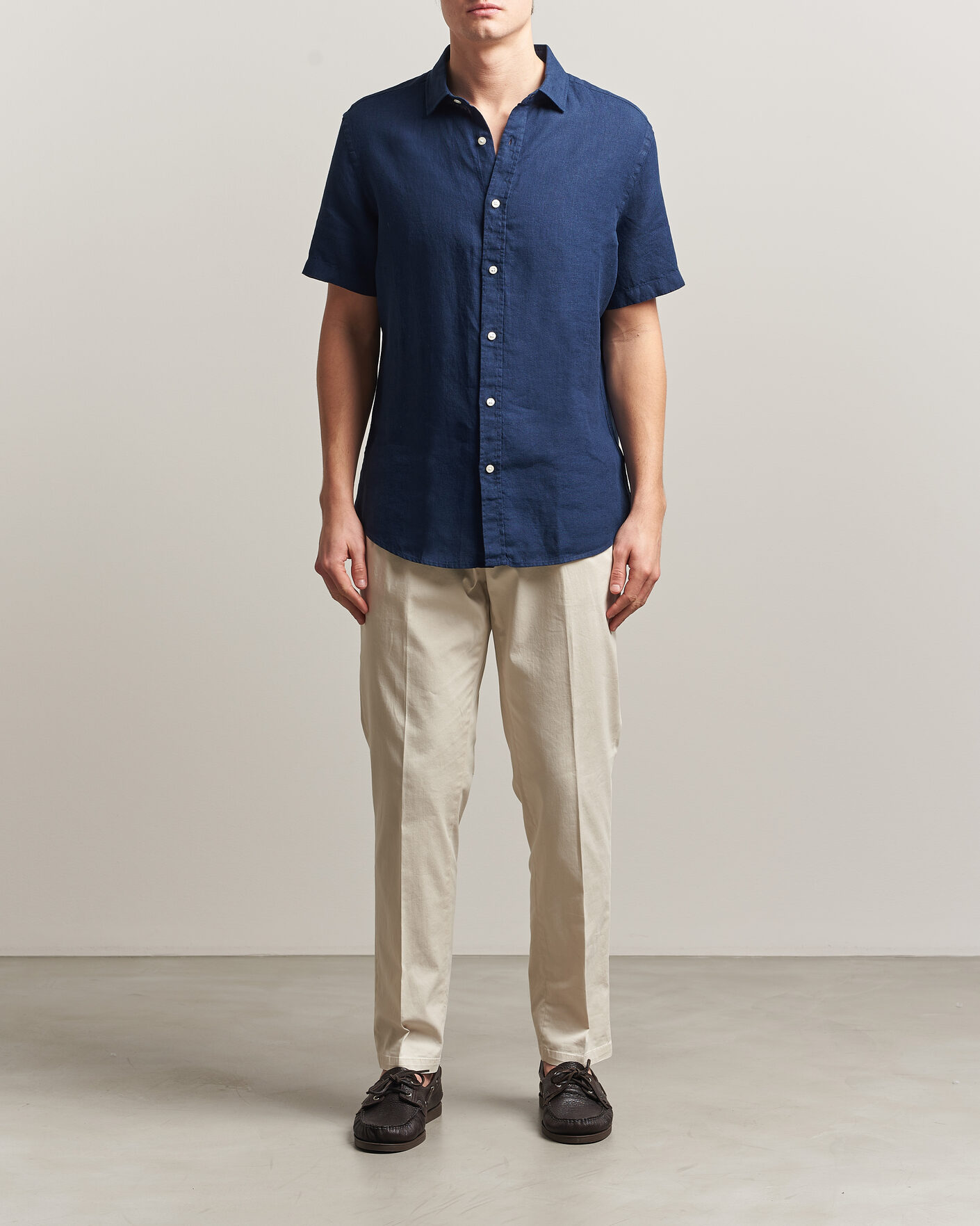 Uomini | Camicie | Charles Tyrwhitt | Pure Linen Short Sleeve Slim Fit Shirt Navy