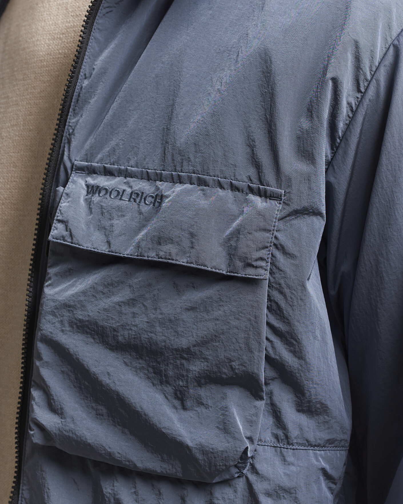 Uomini | Giacche | Woolrich | Shiny Nylon Hooded Jacket Grisaille