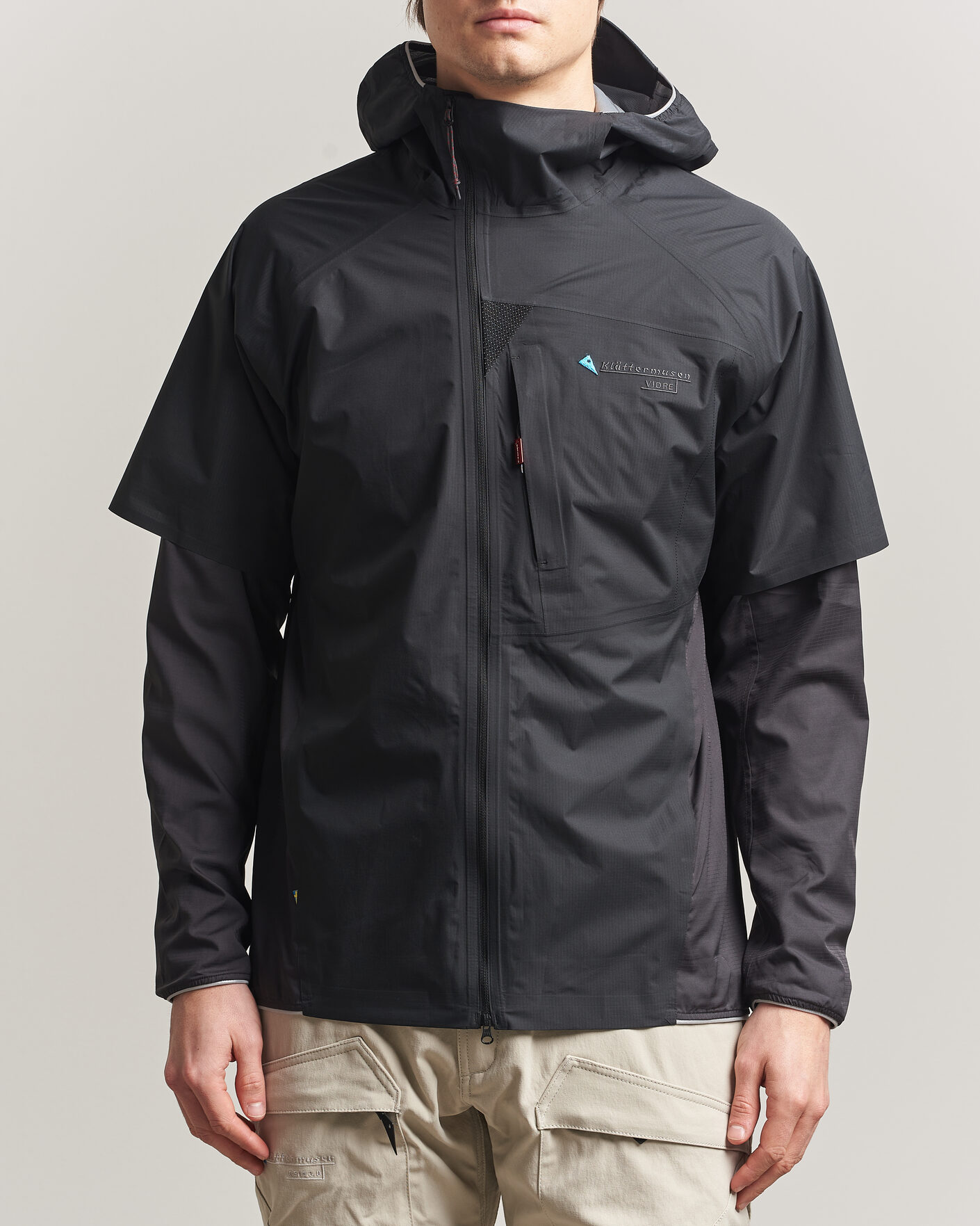 Uomini | Giacche | Klättermusen | Vidre Hood Jacket Black
