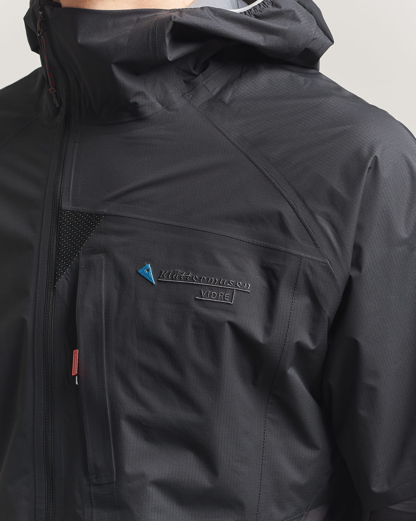 Uomini | Giacche | Klättermusen | Vidre Hood Jacket Black