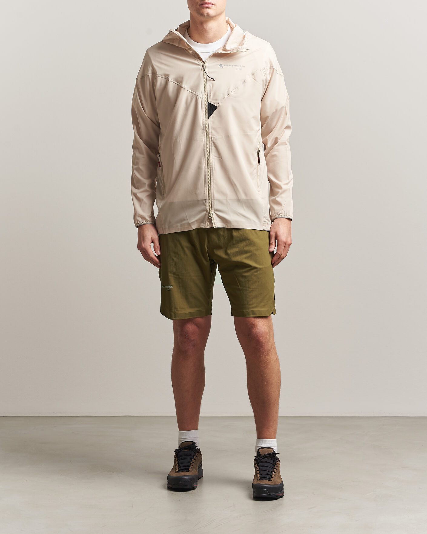 Uomini | Giacche | Klättermusen | Eitre Zip Hood Windbreaker Jacket Clay