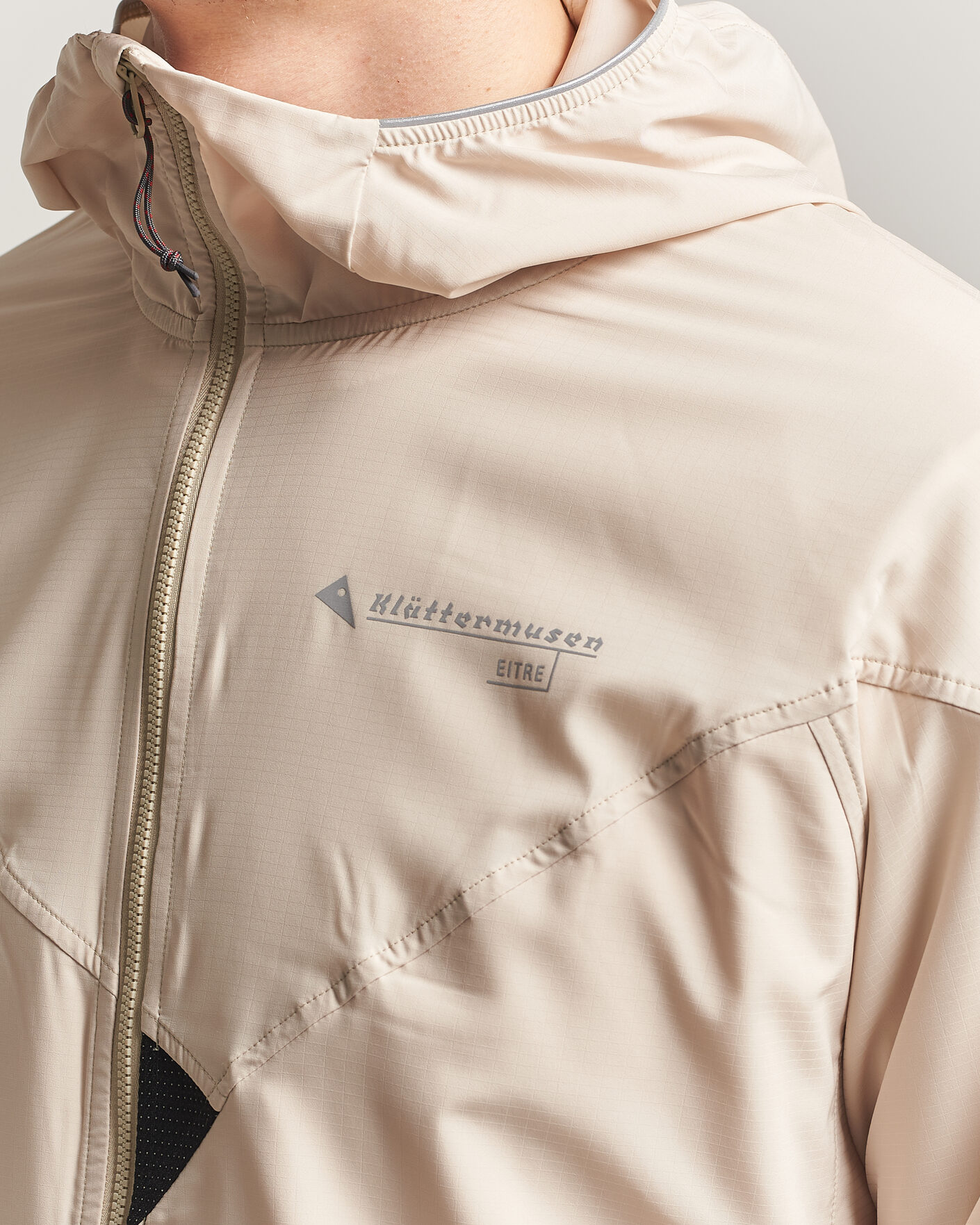 Uomini | Giacche | Klättermusen | Eitre Zip Hood Windbreaker Jacket Clay