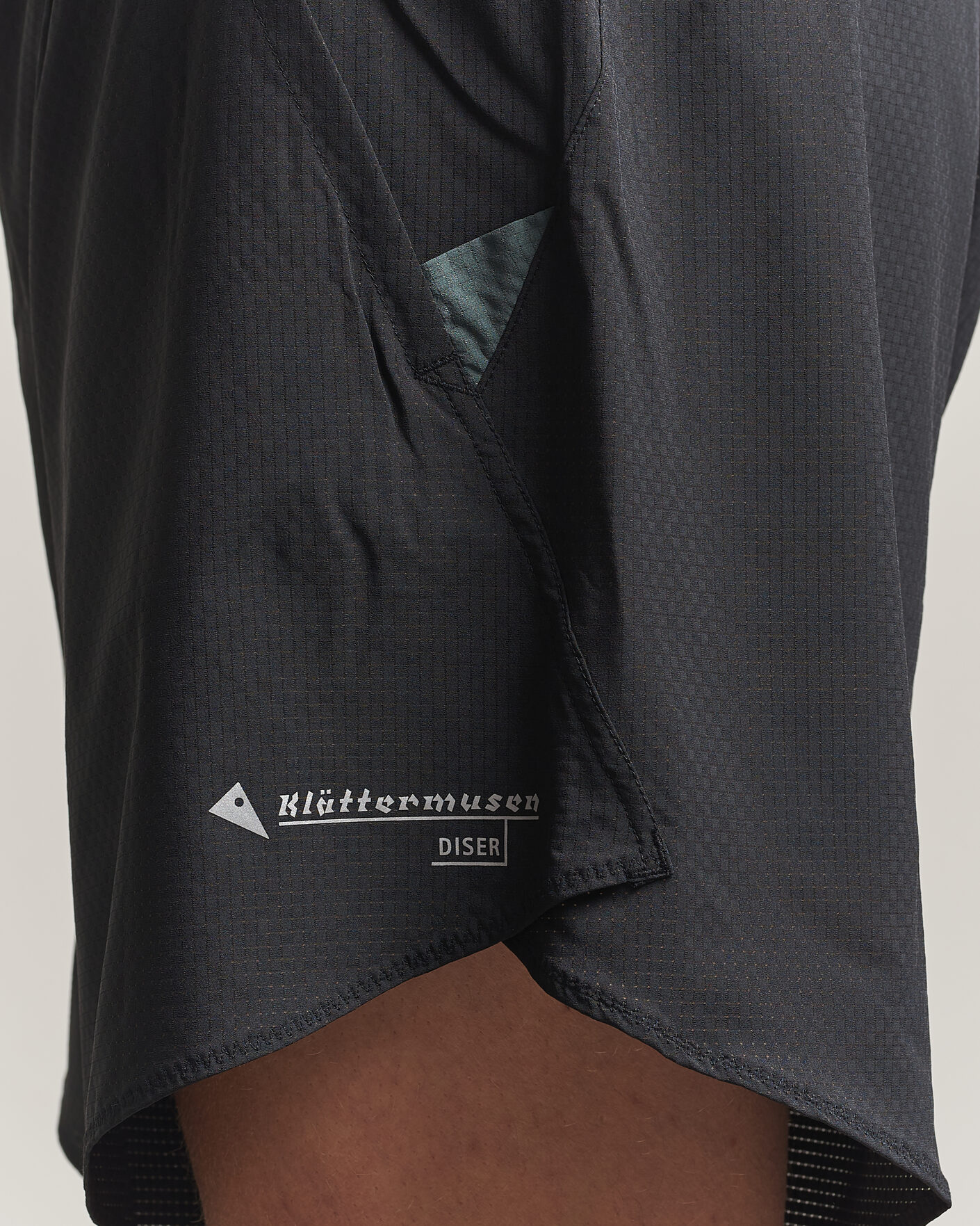 Uomini | Pantaloncini | Klättermusen | Diser Light Running Shorts Black
