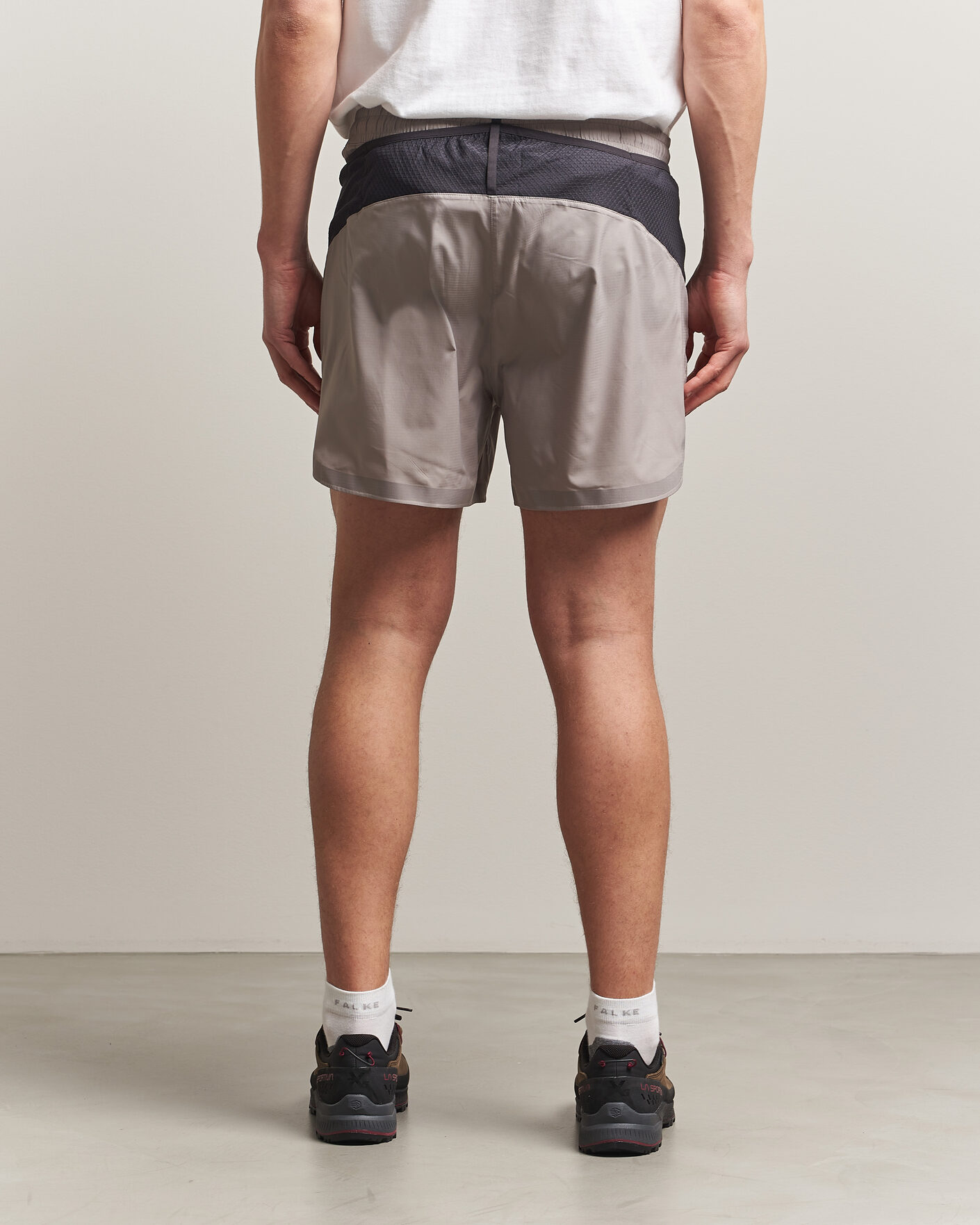Uomini | Pantaloncini | Klättermusen | Bele Running Shorts Ridge Grey