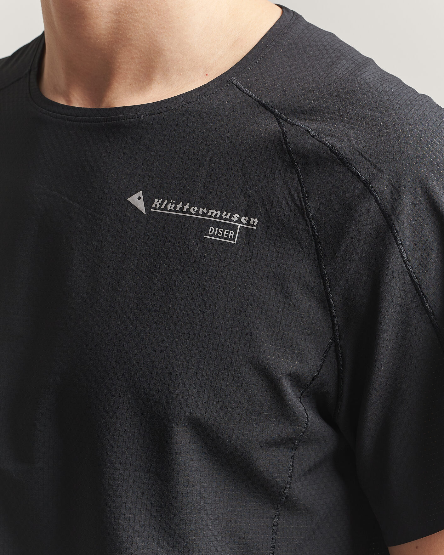 Uomini | T-shirt | Klättermusen | Diser Lightweight T-Shirt Black