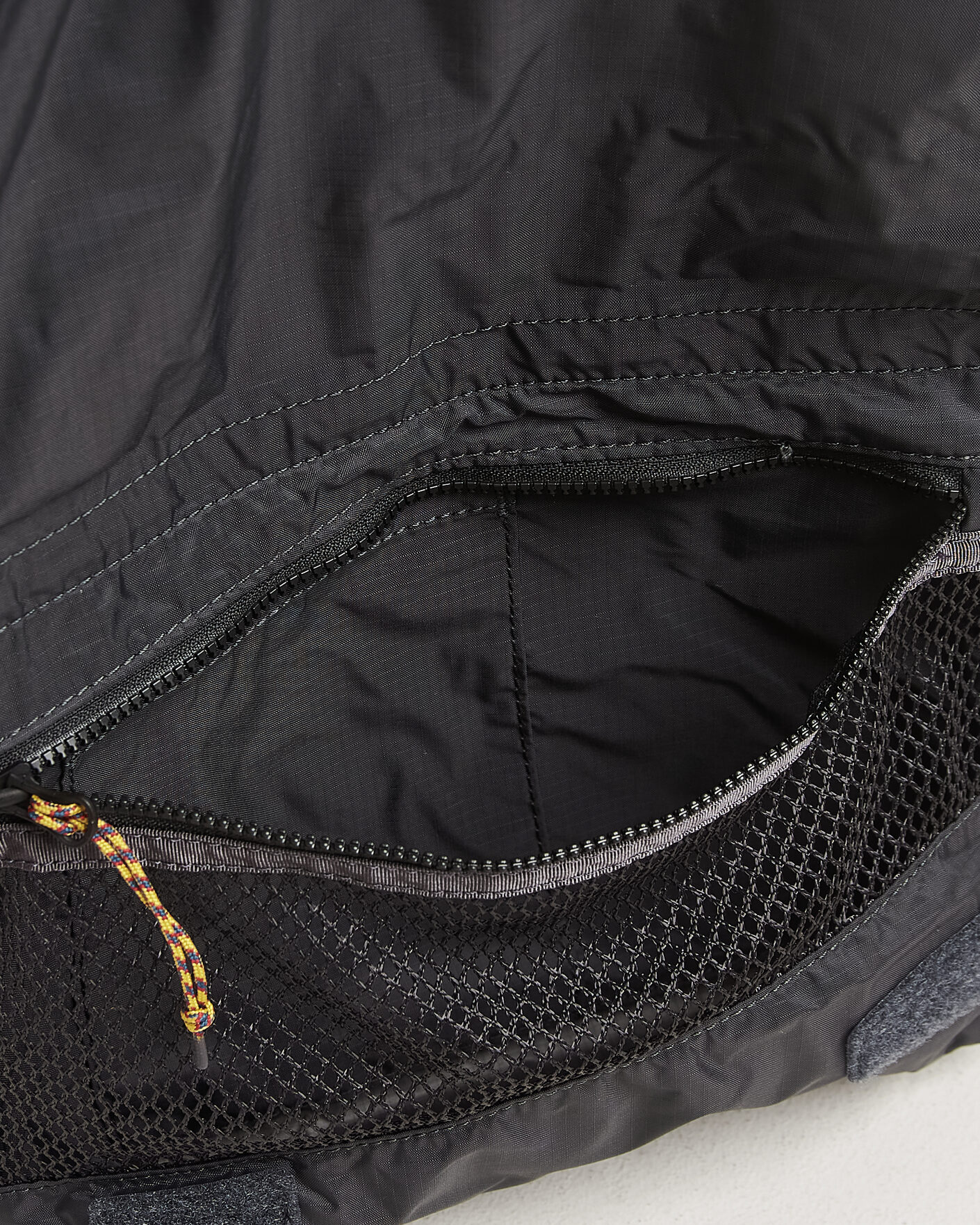 Uomini | Borse | Klättermusen | Algir Foldover Bag Raven