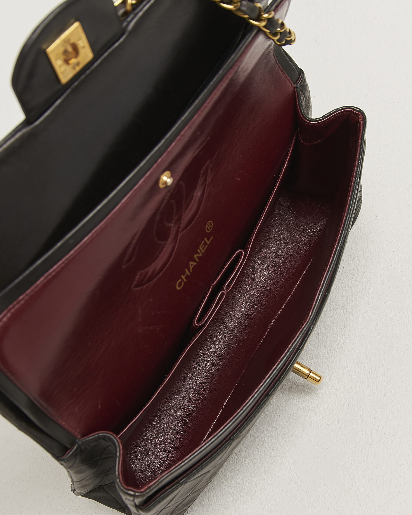 Uomini | Pre-Owned & Vintage Bags | Chanel Pre-Owned | Classic Medium Double Flap Bag Black