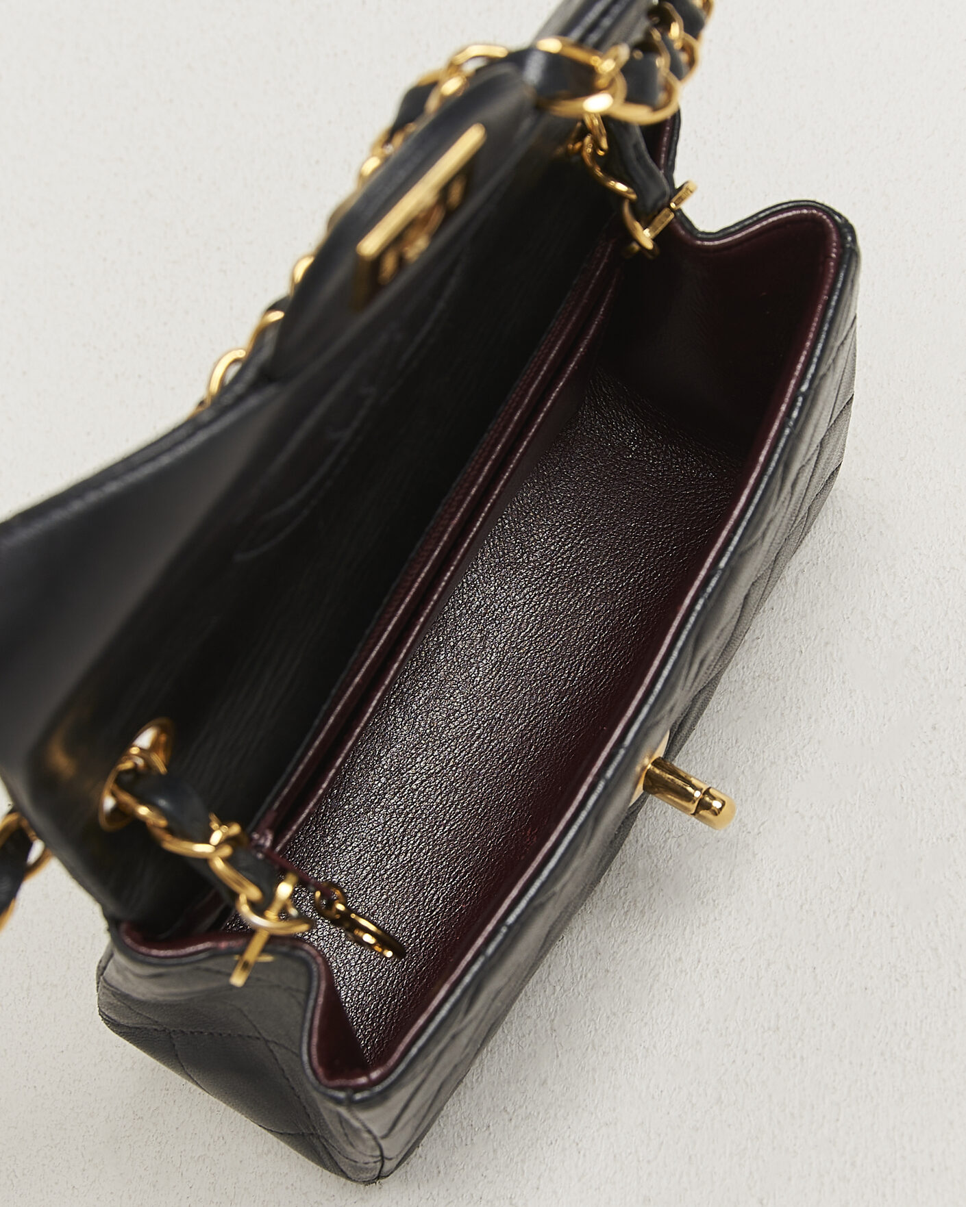 Uomini | Pre-Owned & Vintage Bags | Chanel Pre-Owned | Classic Mini Single Flap Square Bag Black