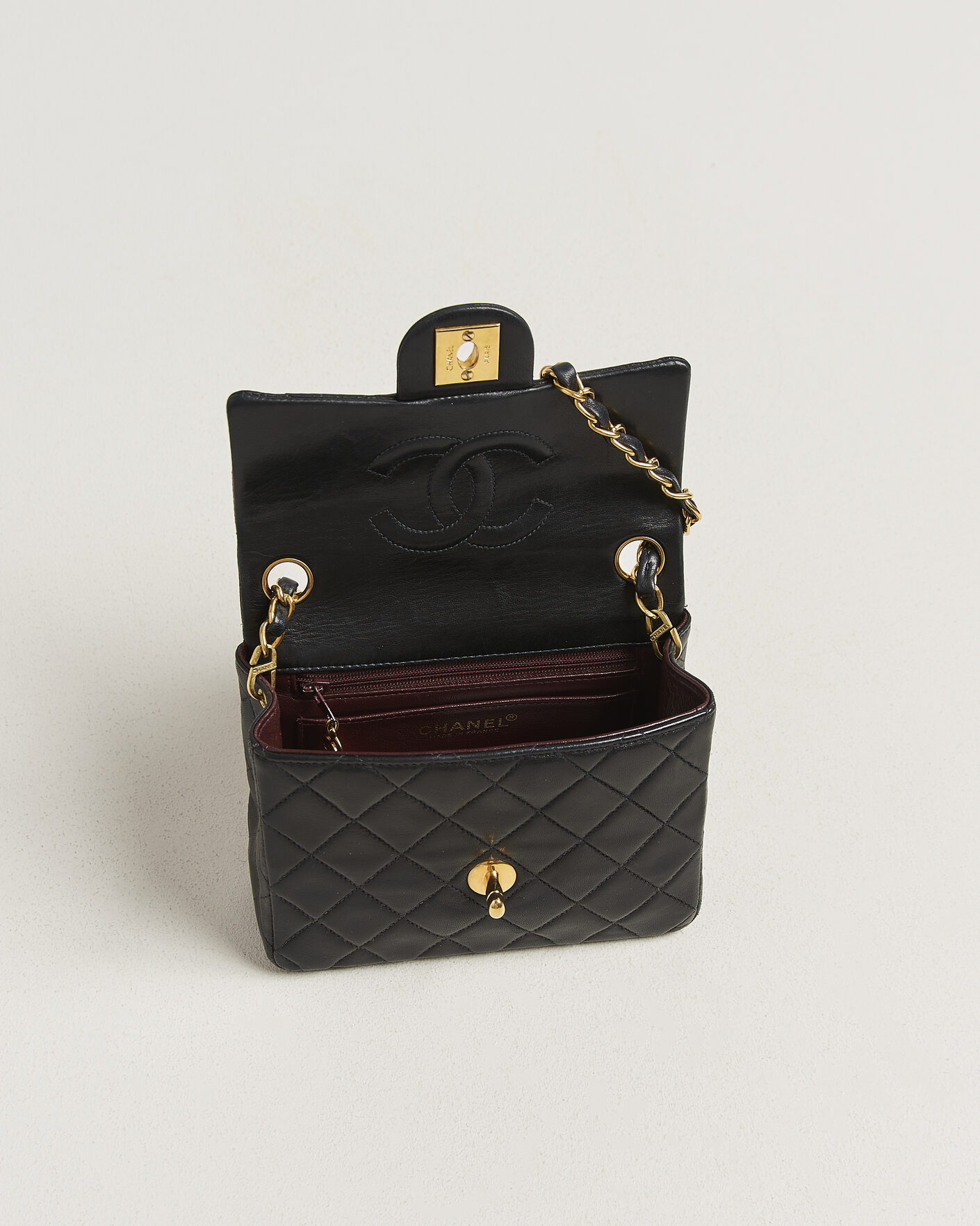 Uomini | Pre-Owned & Vintage Bags | Chanel Pre-Owned | Classic Mini Single Flap Square Bag Black
