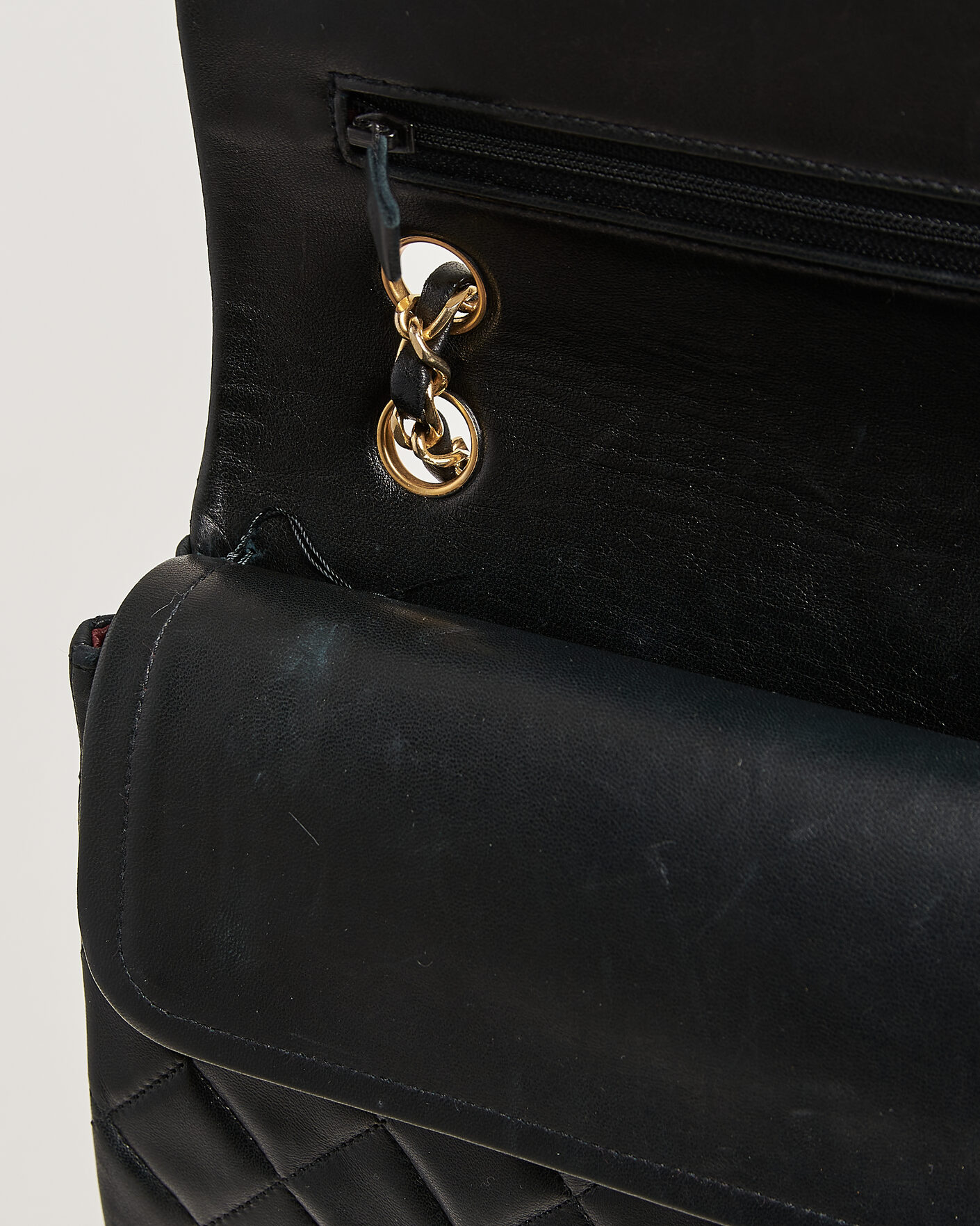 Uomini | Pre-Owned & Vintage Bags | Chanel Pre-Owned | Classic Medium Double Flap Bag Lambskin Black