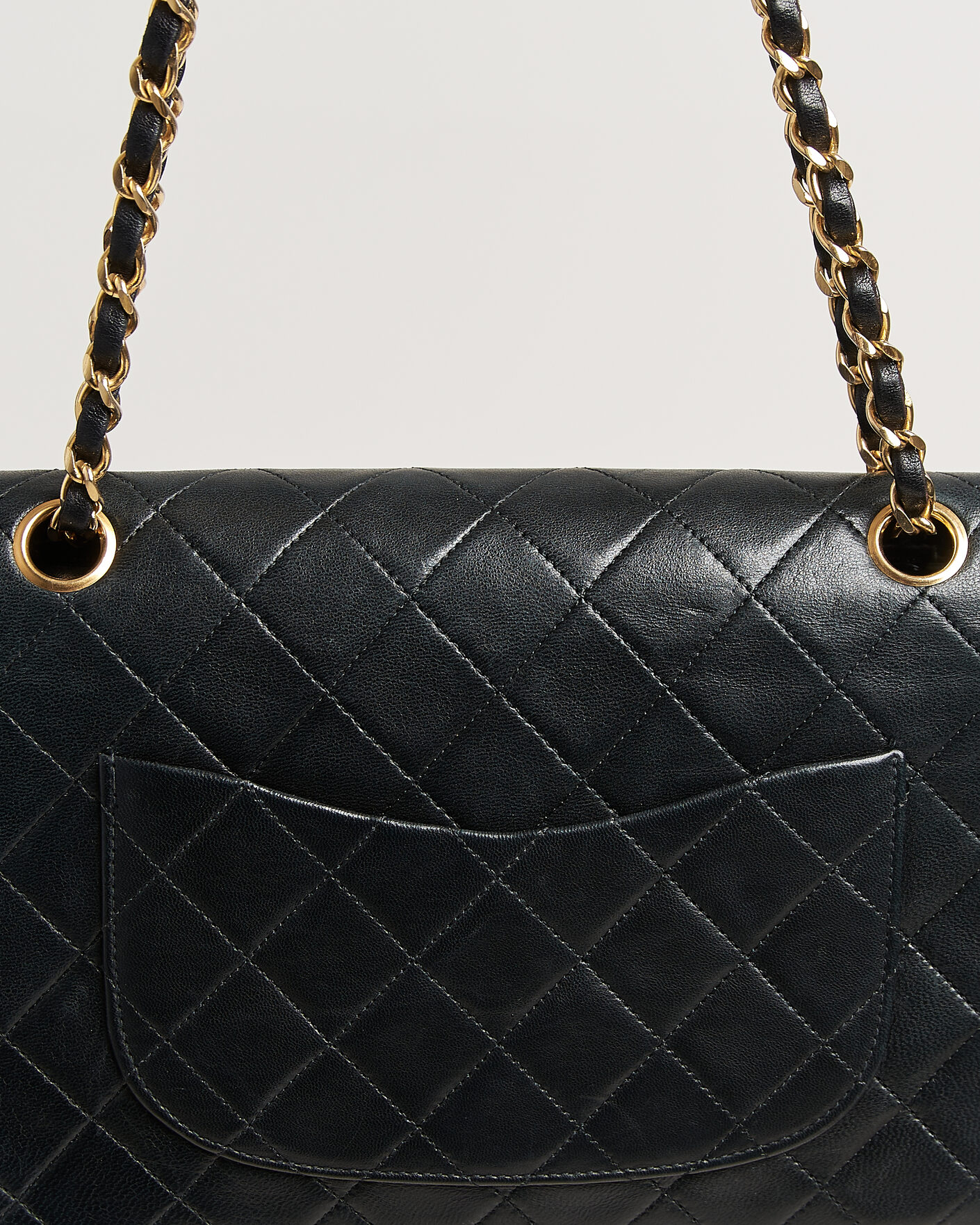Uomini | Pre-Owned & Vintage Bags | Chanel Pre-Owned | Classic Medium Double Flap Bag Lambskin Black