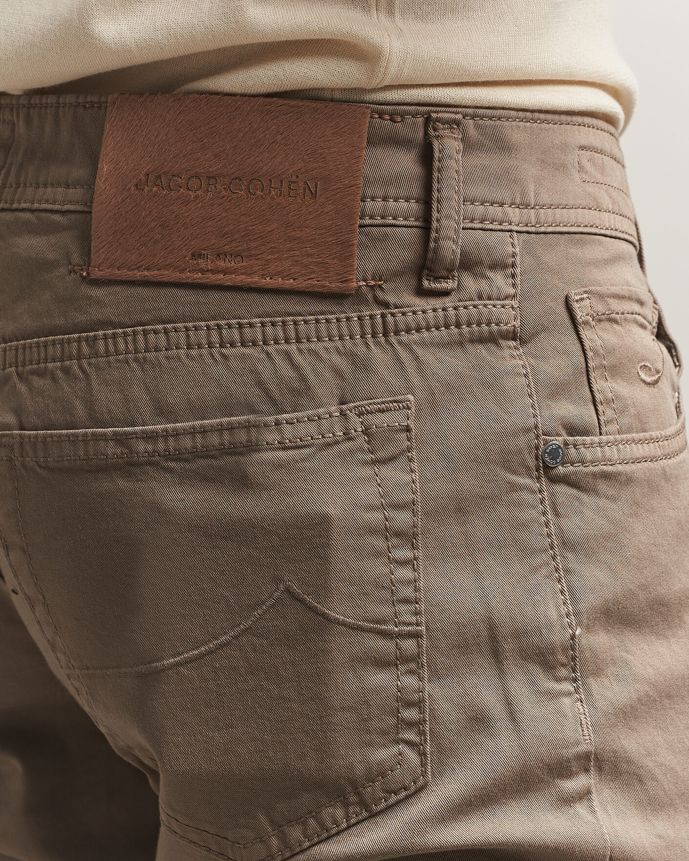 Uomini | Pantaloni | Jacob Cohën | Bard Garment Dyed Gabardine Trousers Khaki Beige